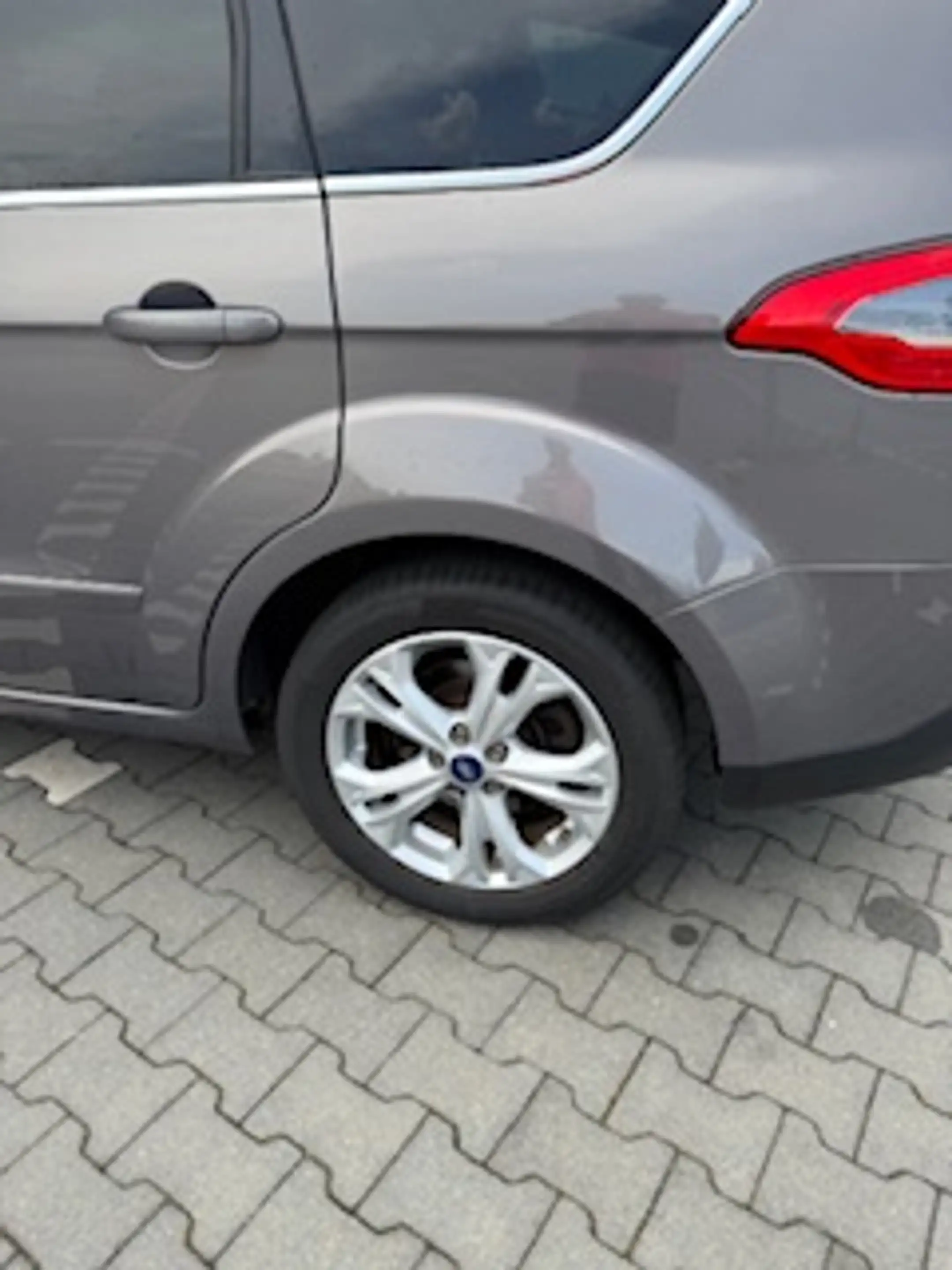 Ford S-Max Titanium  Top Zustand Kilma 7 Sitzer — photo 8