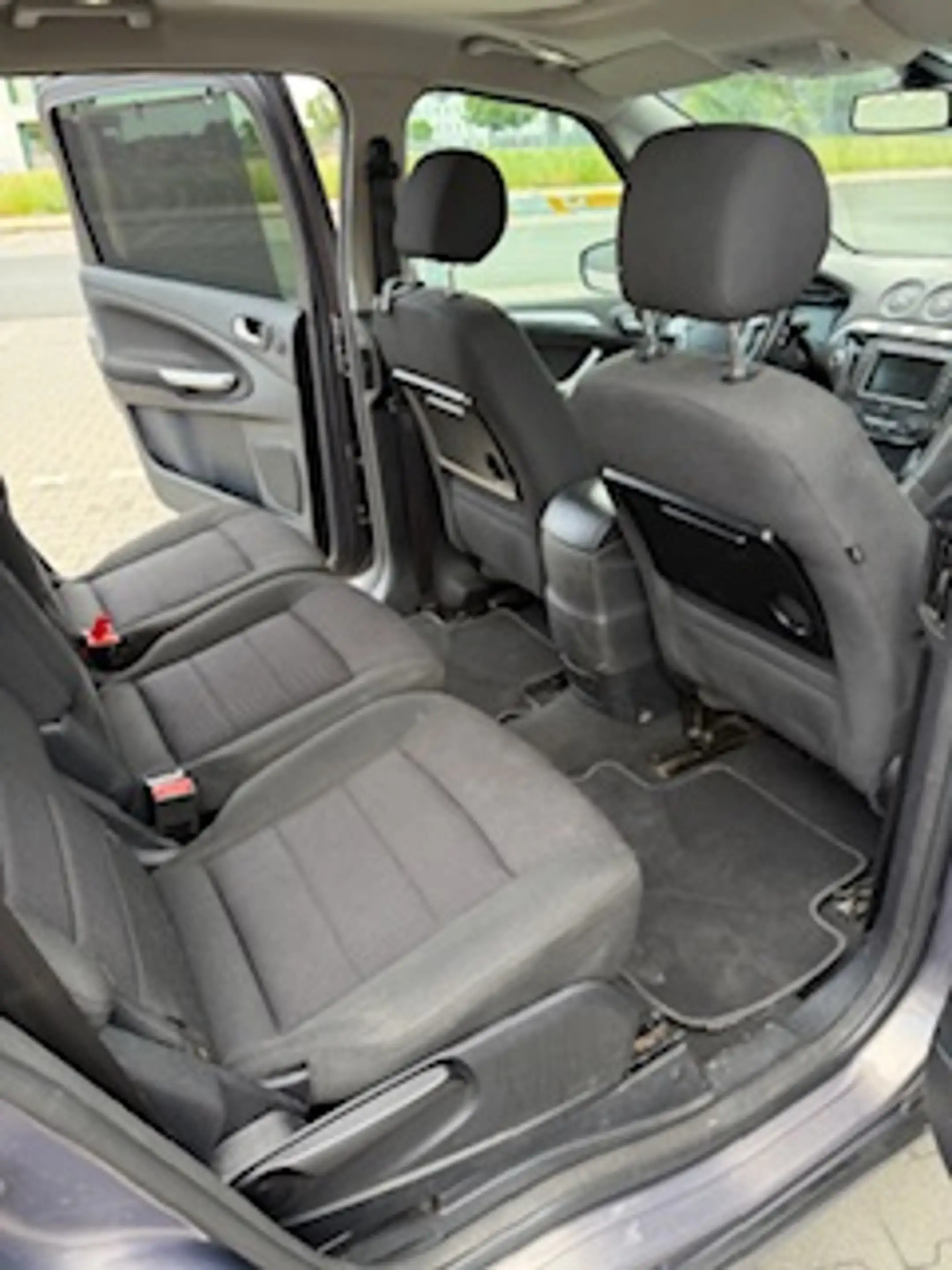 Ford S-Max Titanium  Top Zustand Kilma 7 Sitzer — photo 13
