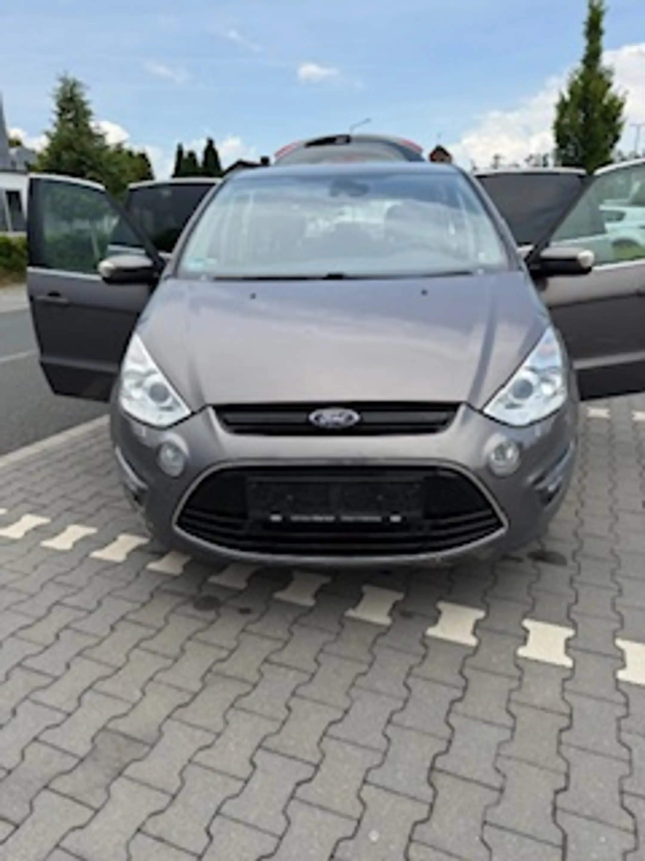 Ford S-Max Titanium  Top Zustand Kilma 7 Sitzer — photo 15