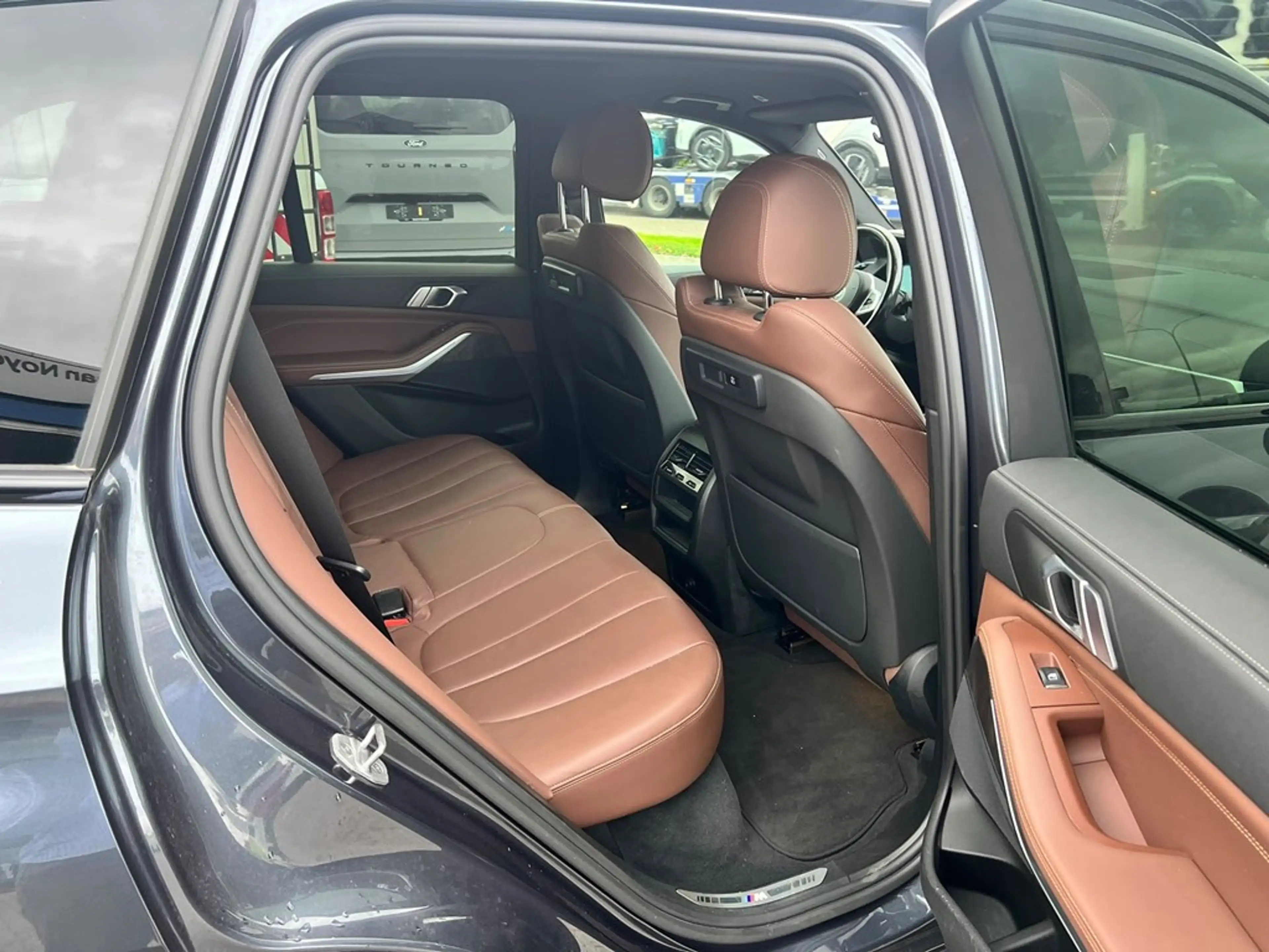 BMW X5 bestemd voor profesionele verkoop — photo 14