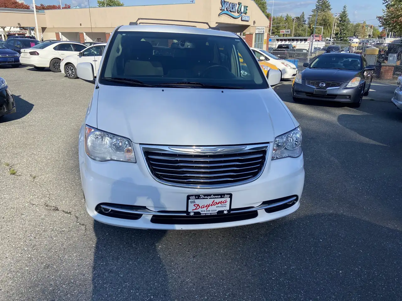 Chrysler Town & Country снимка Chrysler Town & Country