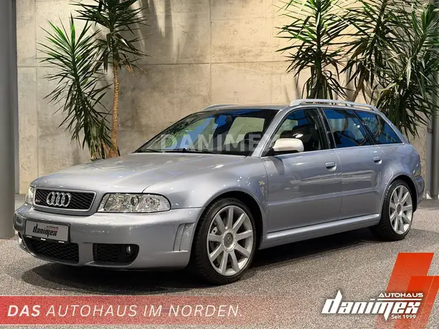 Audi RS4 2.7 V6 Quattro Xenon SHZ !Sammlerstück!