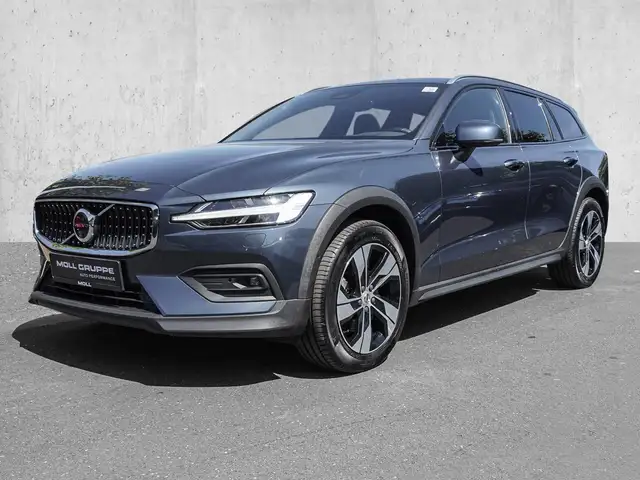 Volvo V60 Cross Country view 2
