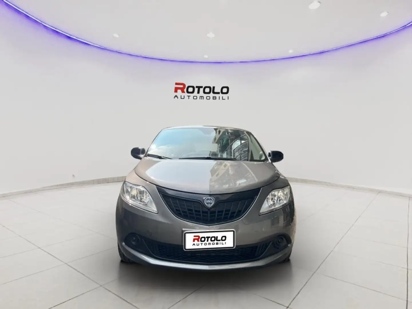 Lancia Ypsilon 1.0 FireFly  Hybrid Oro SENZA NESSUN VINCOLO Grigio - 2
