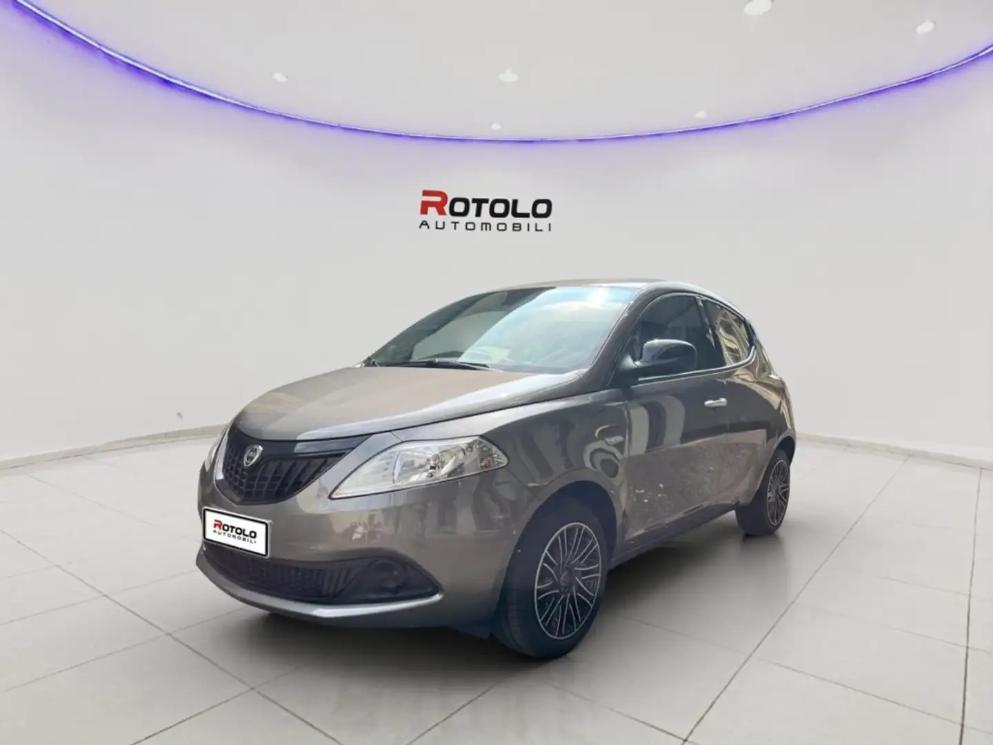 Lancia Ypsilon 1.0 FireFly  Hybrid Oro SENZA NESSUN VINCOLO Grigio - 1