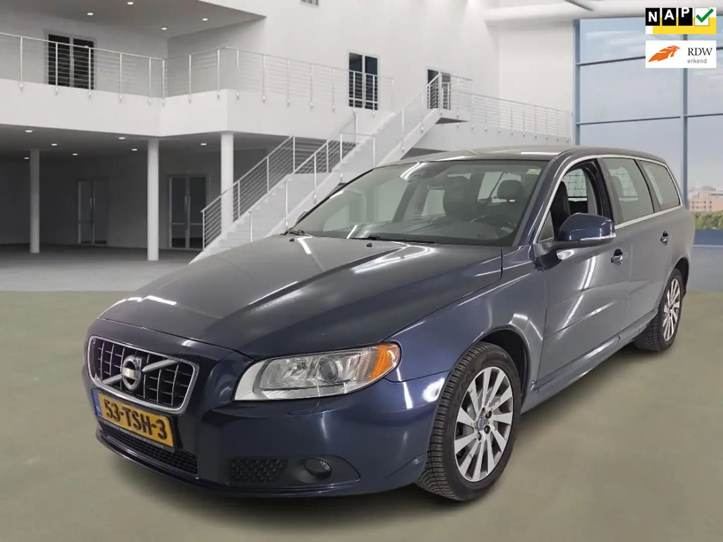 Volvo V70 1.6 T4 Limited Edition // NL prijs 4799 / Nieuwe A Blue - 1