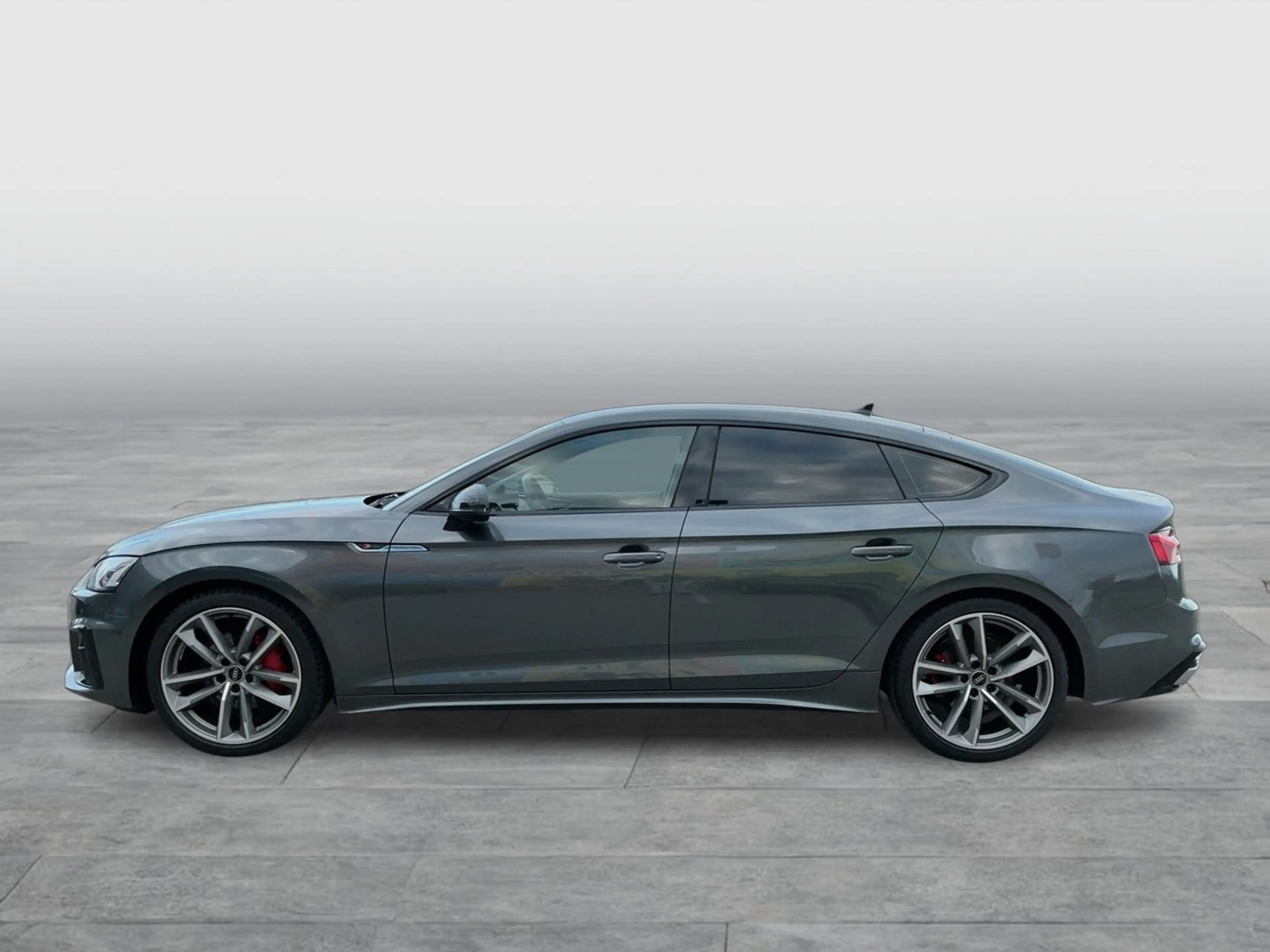 Audi A5 40 TFSI S line — photo 2