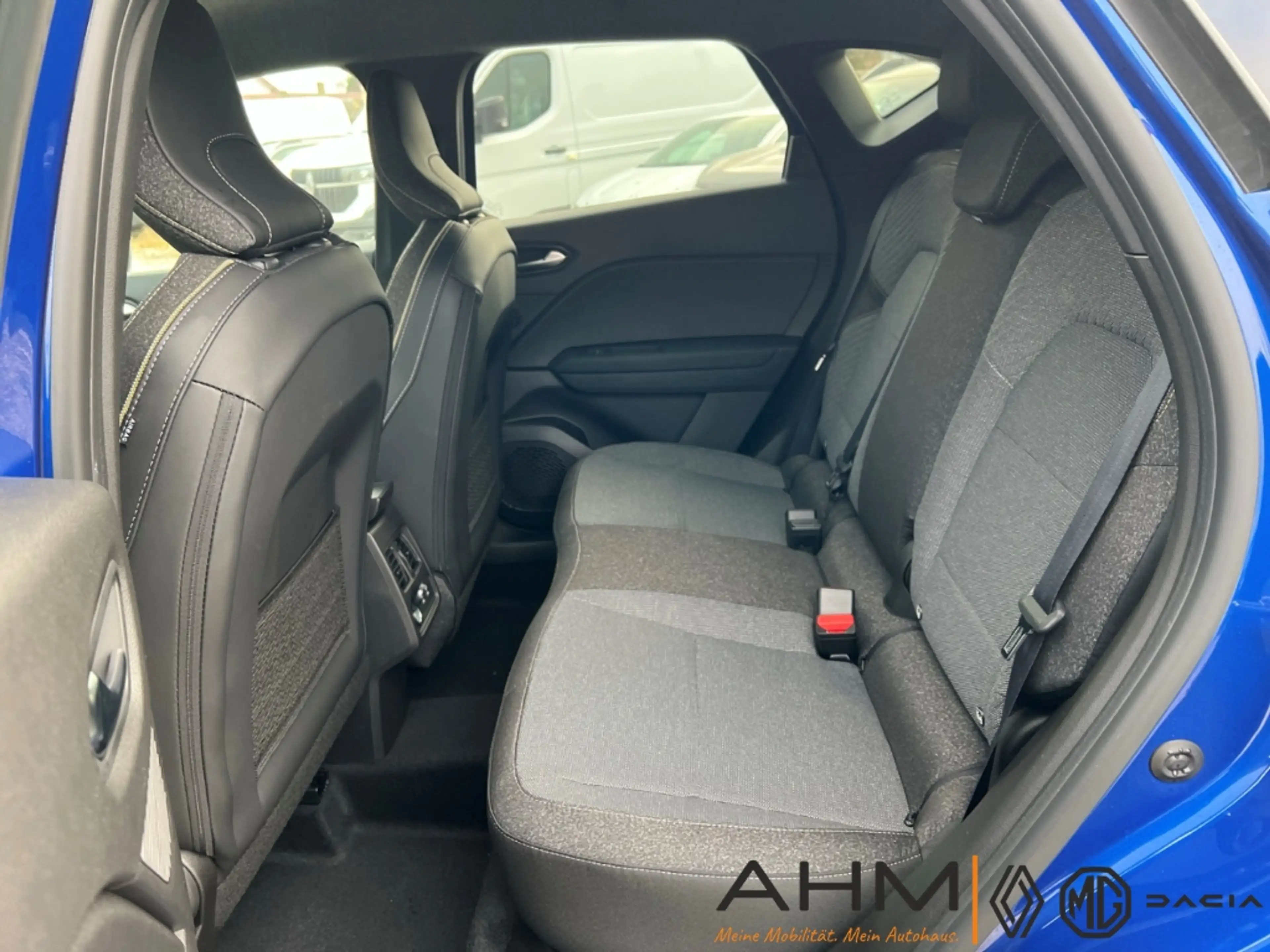 Renault Captur Techno TCe 115 Navi ACC Apple CarPlay Android Auto — photo 12