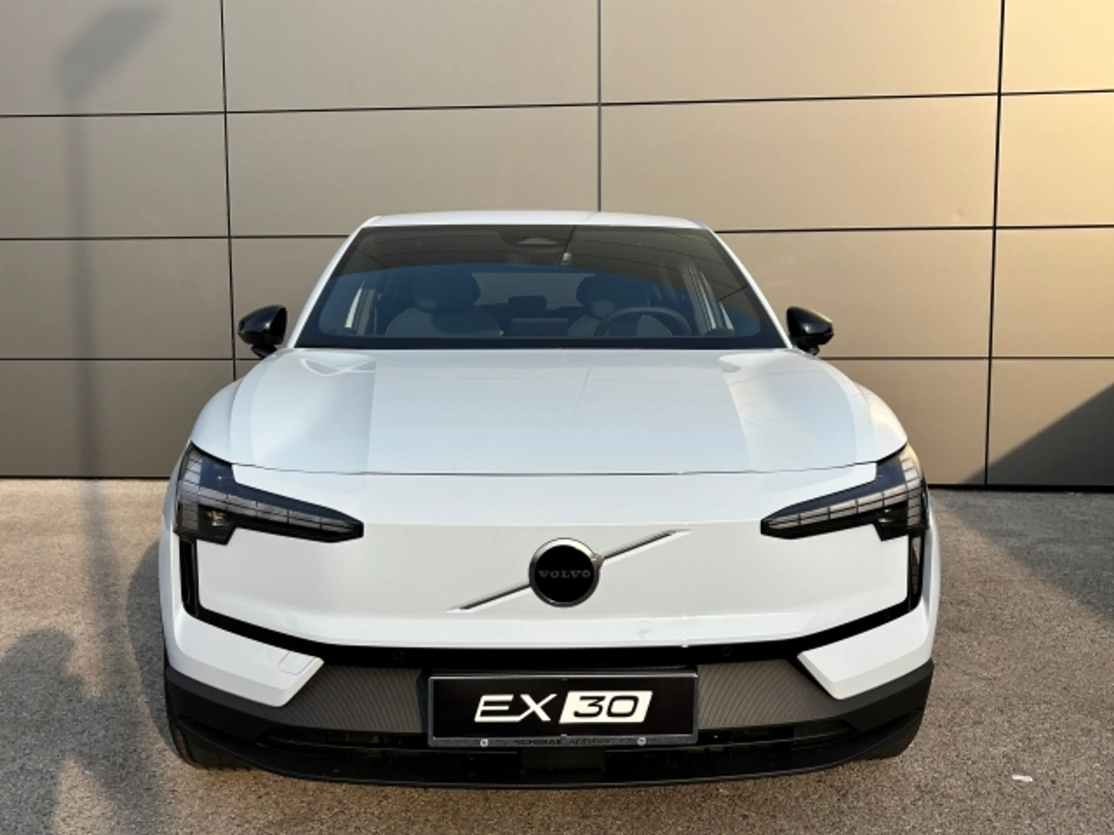 Volvo EX30 EX30 Plus, P5 Long Range — photo 3