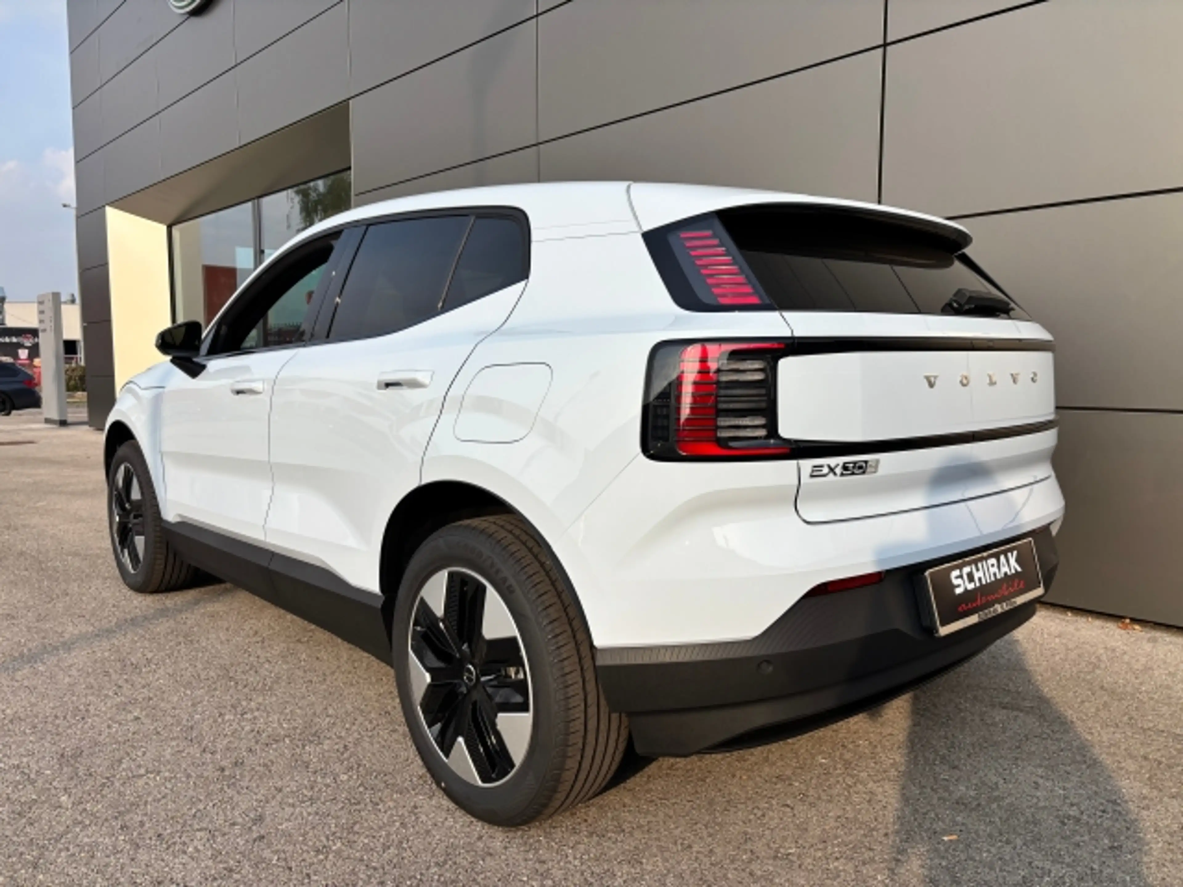 Volvo EX30 EX30 Plus, P5 Long Range — photo 6
