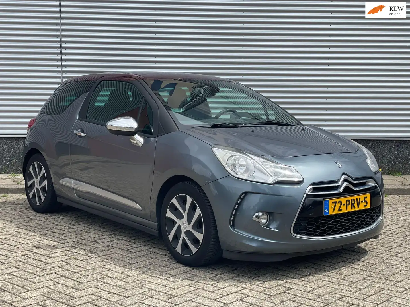 Citroen DS3 1.6 e-HDi So Chic Gris - 1