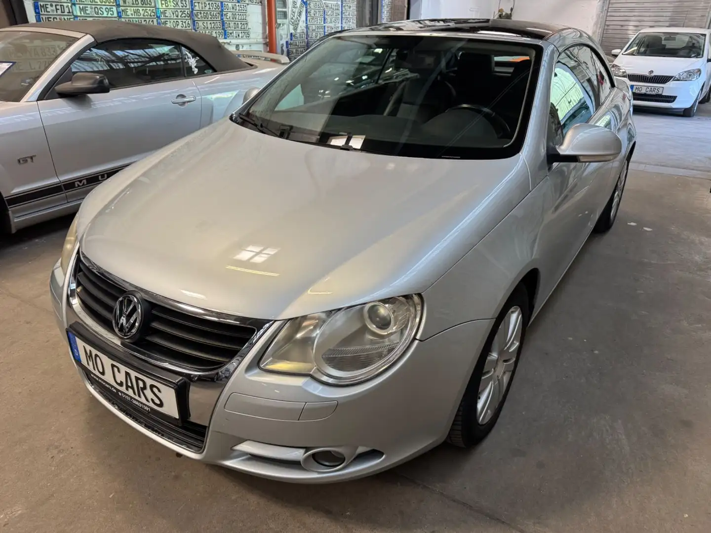 Volkswagen Eos 1.6 *2.Hand*TÜV NEU*Vollleder* Silber - 1