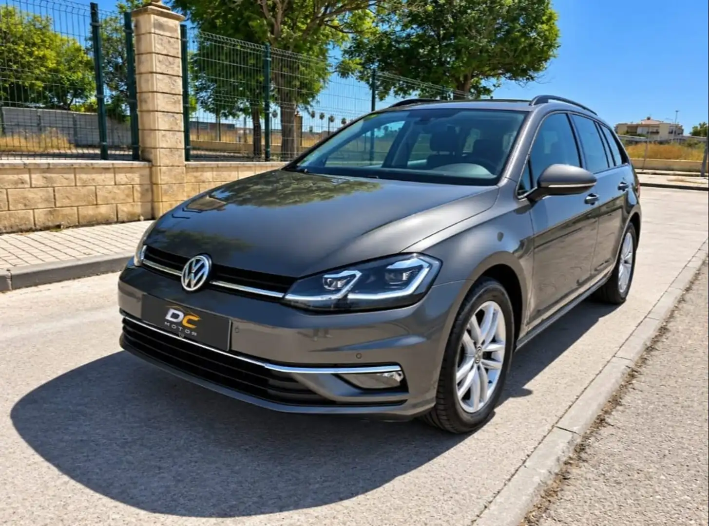 Volkswagen Golf 1.6TDI Advance DSG7 85kW Gris - 1