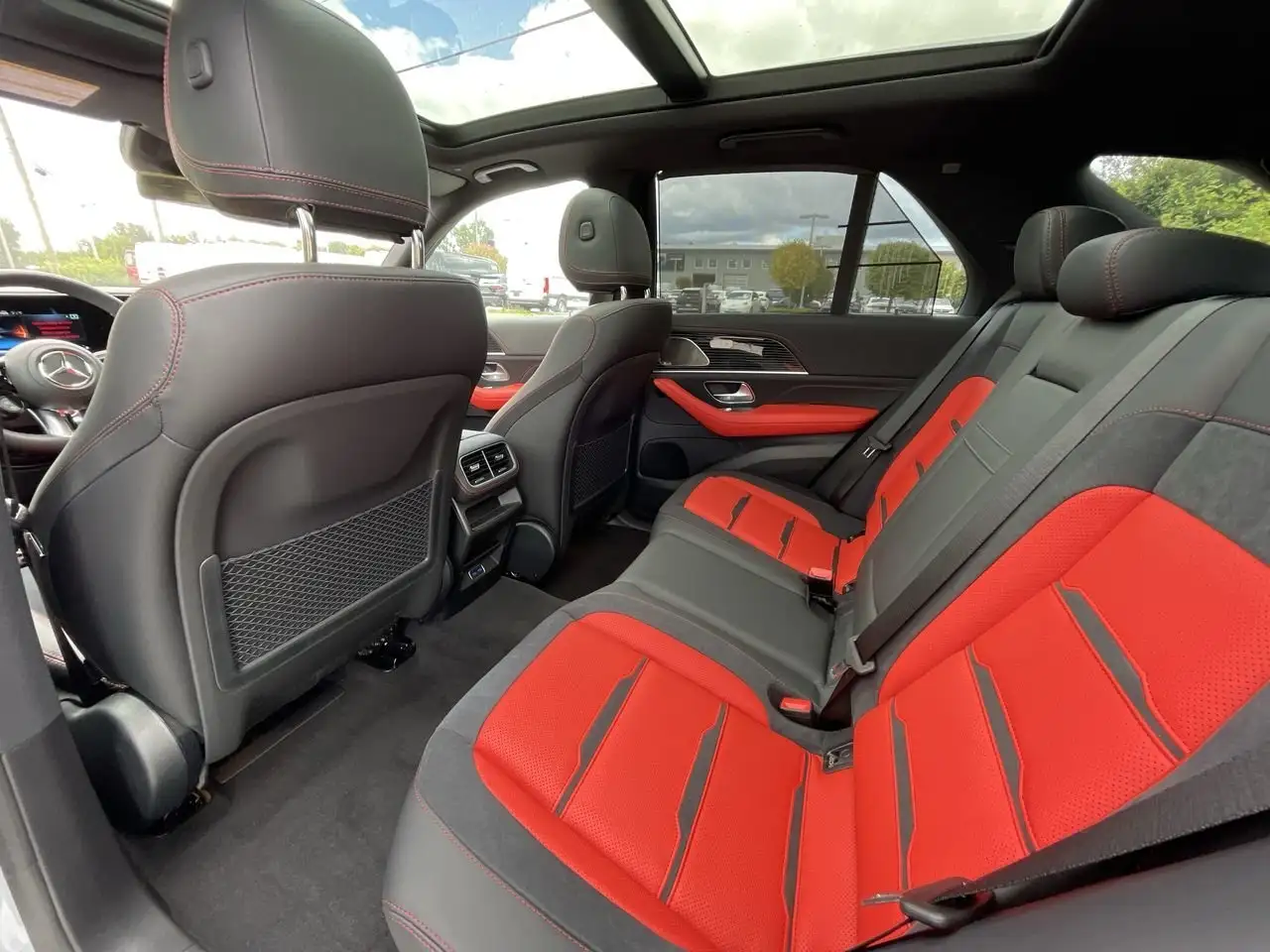 Mercedes-Benz GLE снимка Mercedes-Benz GLE