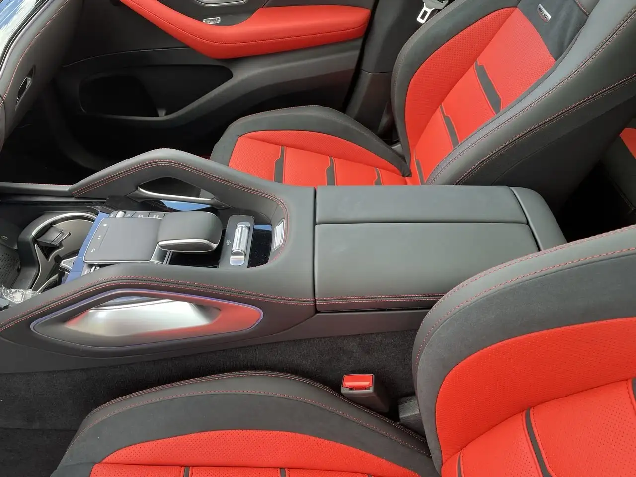 Mercedes-Benz GLE снимка Mercedes-Benz GLE