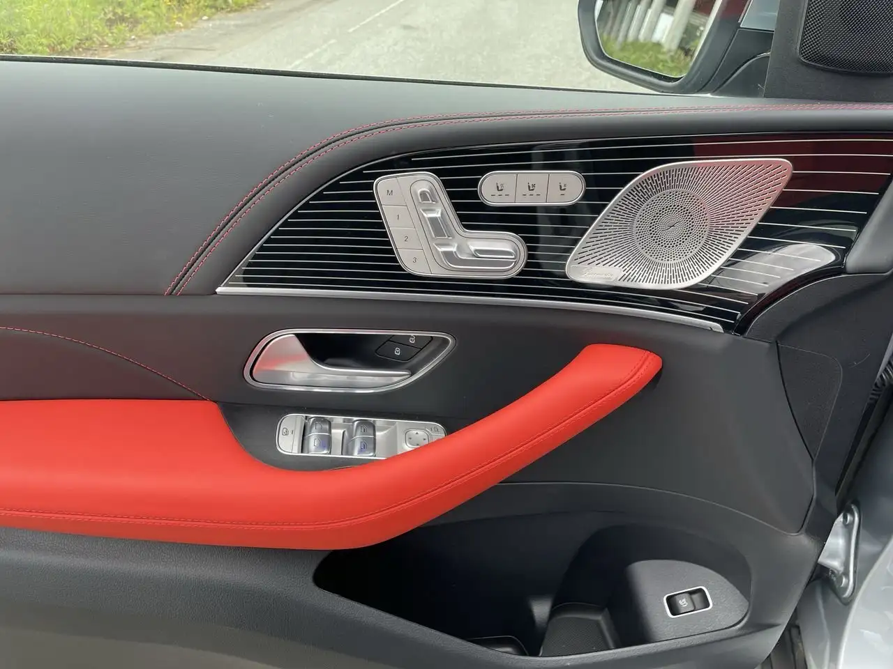 Mercedes-Benz GLE снимка Mercedes-Benz GLE