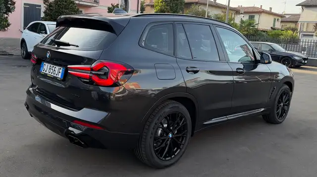 BMW X3 view 8
