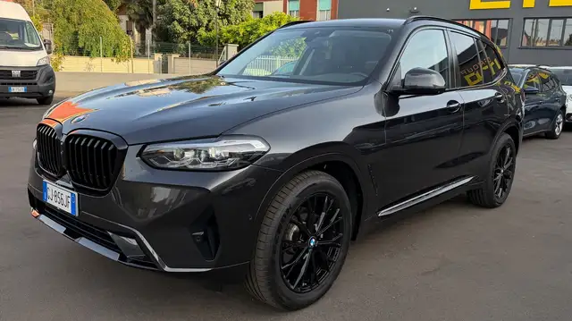 BMW X3 view 3