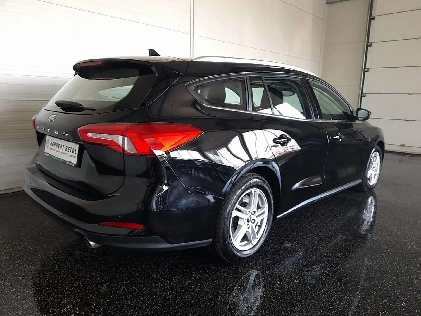 Ford Focus TURNIER C&C 1,5 EcoBlue Aut. *LED / NAVI / TEMP... Schwarz - 2