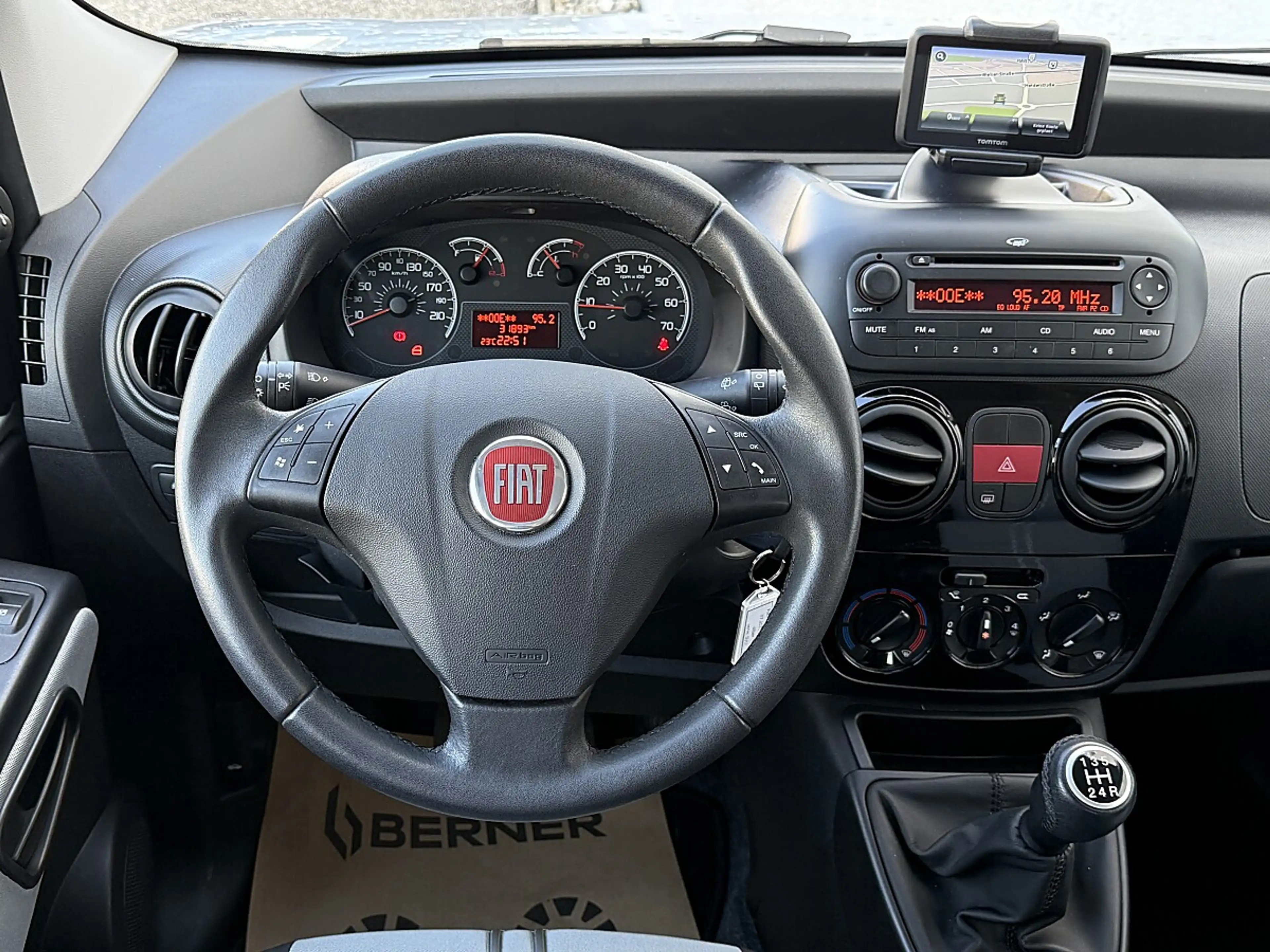 Fiat Qubo Fiorino1,4 |1Besitz| Navi | Anhängerkupplung | — photo 12
