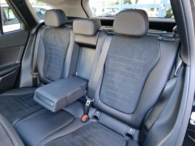 Mercedes-Benz GLC view 19