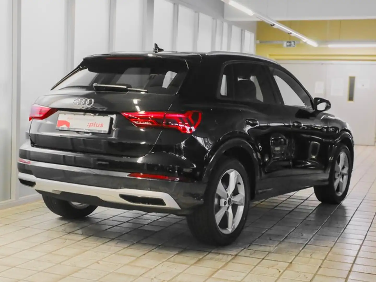 Audi Q3 35 TFSI Advanced S line LED Navi+ AHK Sports. LM19 Schwarz - 2