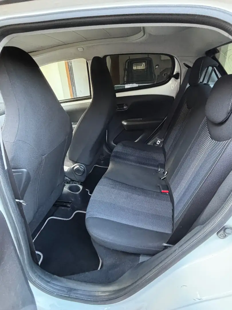 Peugeot 108 5p 1.2 vti 12v Active Top! Bílá - 2