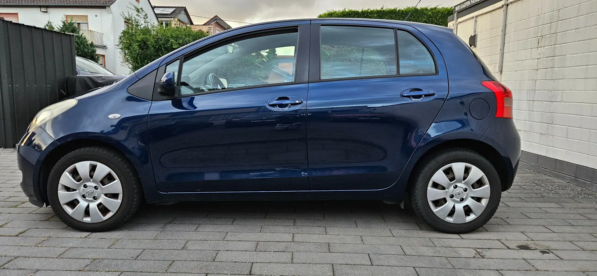 Toyota Yaris Sol 1.3 Klima''Scheckh''5-Tür''TÜV-08/2026 Azul - 2
