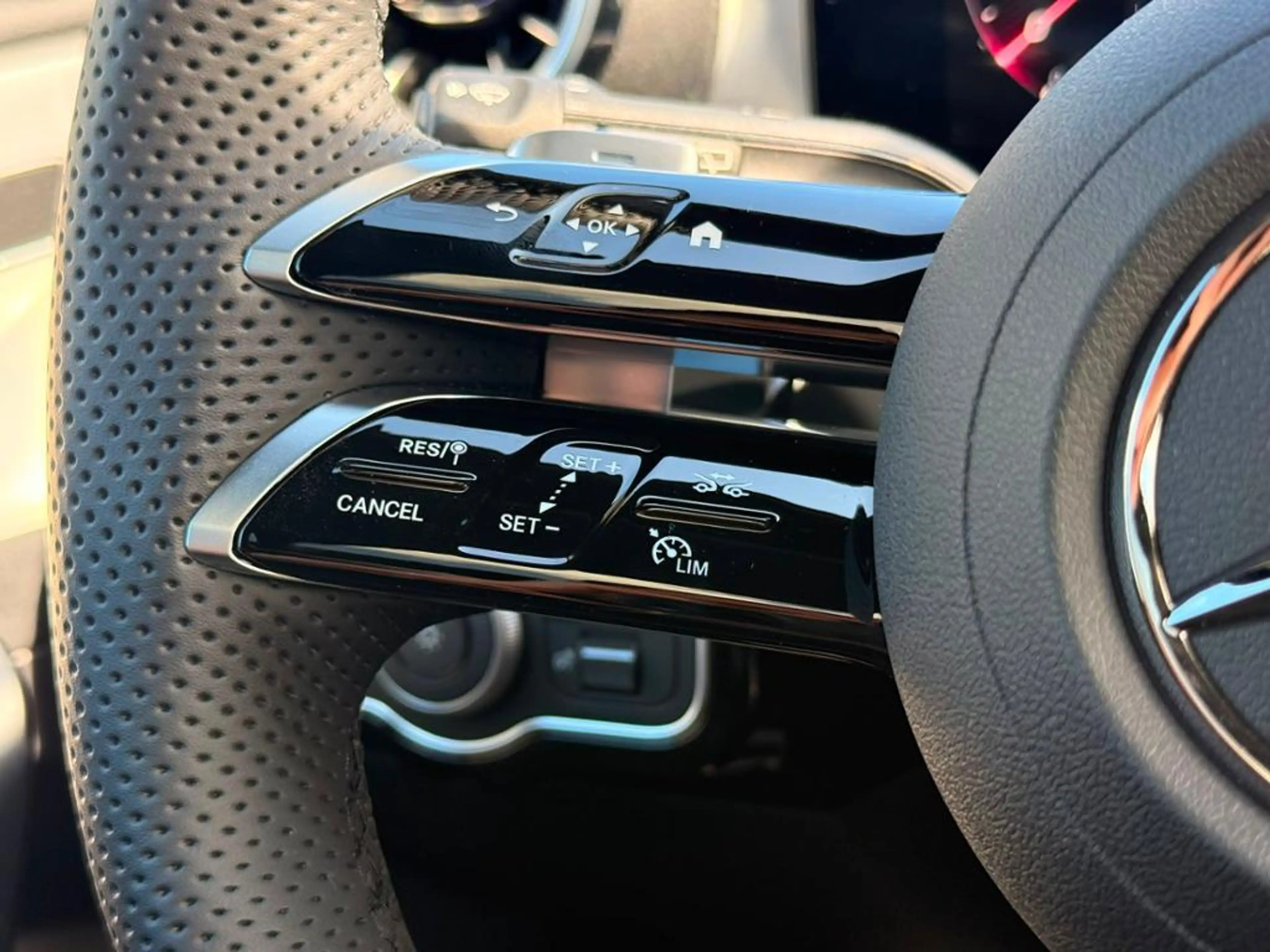 Mercedes-Benz A 220 d AMG NIGHT MULTI 360 DISTR KAMERA PANO — photo 11