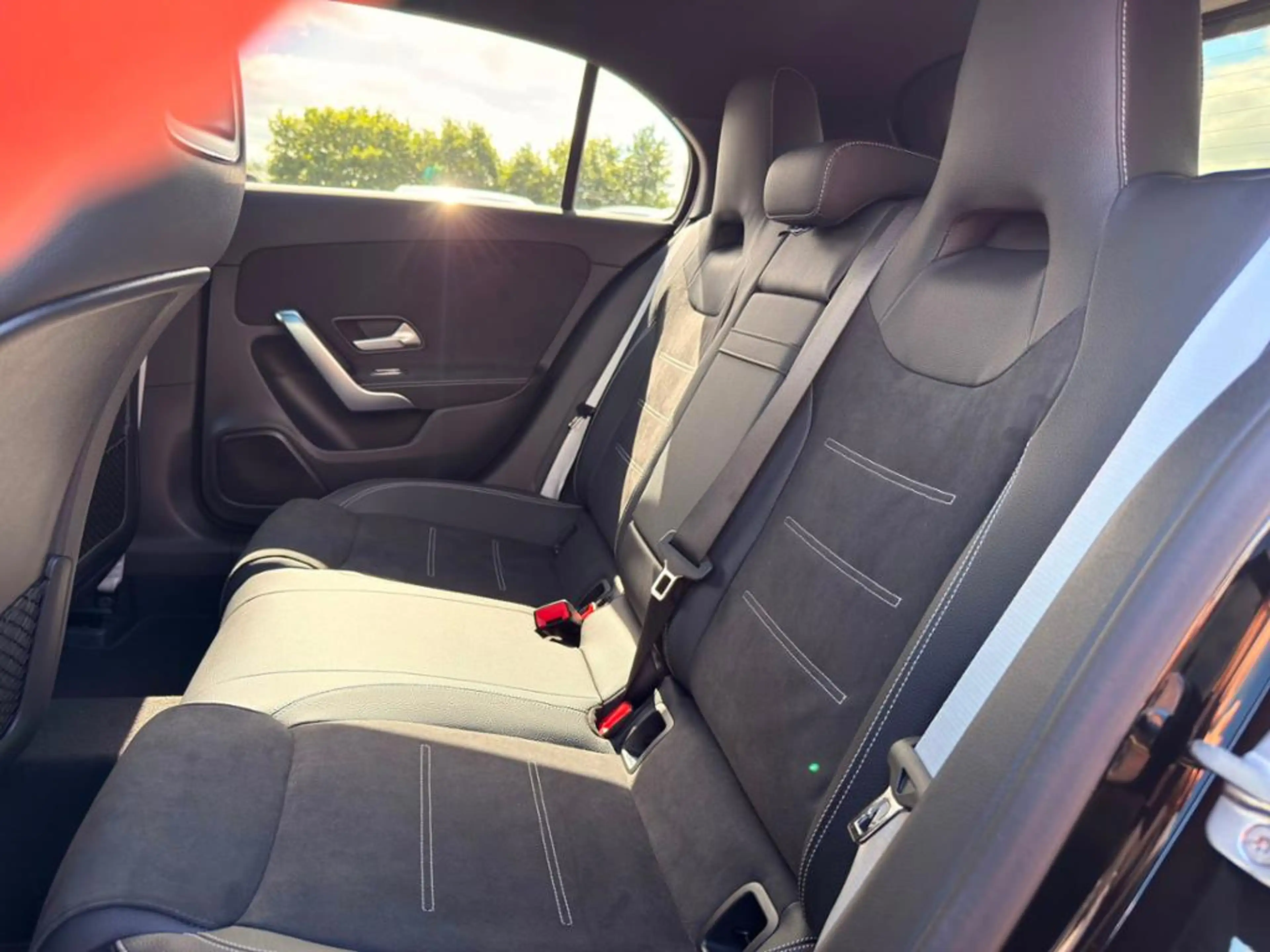 Mercedes-Benz A 220 d AMG NIGHT MULTI 360 DISTR KAMERA PANO — photo 15