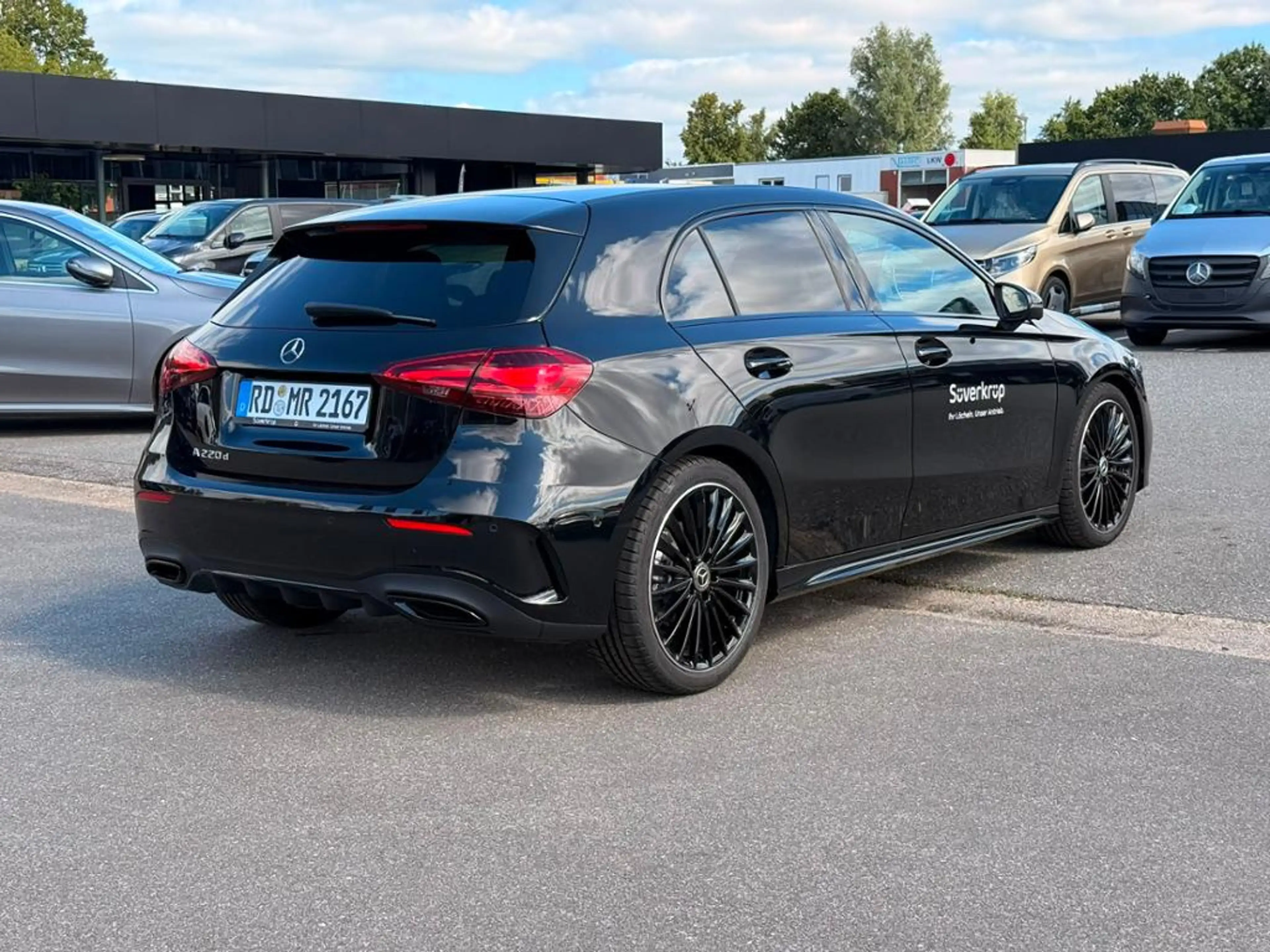 Mercedes-Benz A 220 d AMG NIGHT MULTI 360 DISTR KAMERA PANO — photo 4