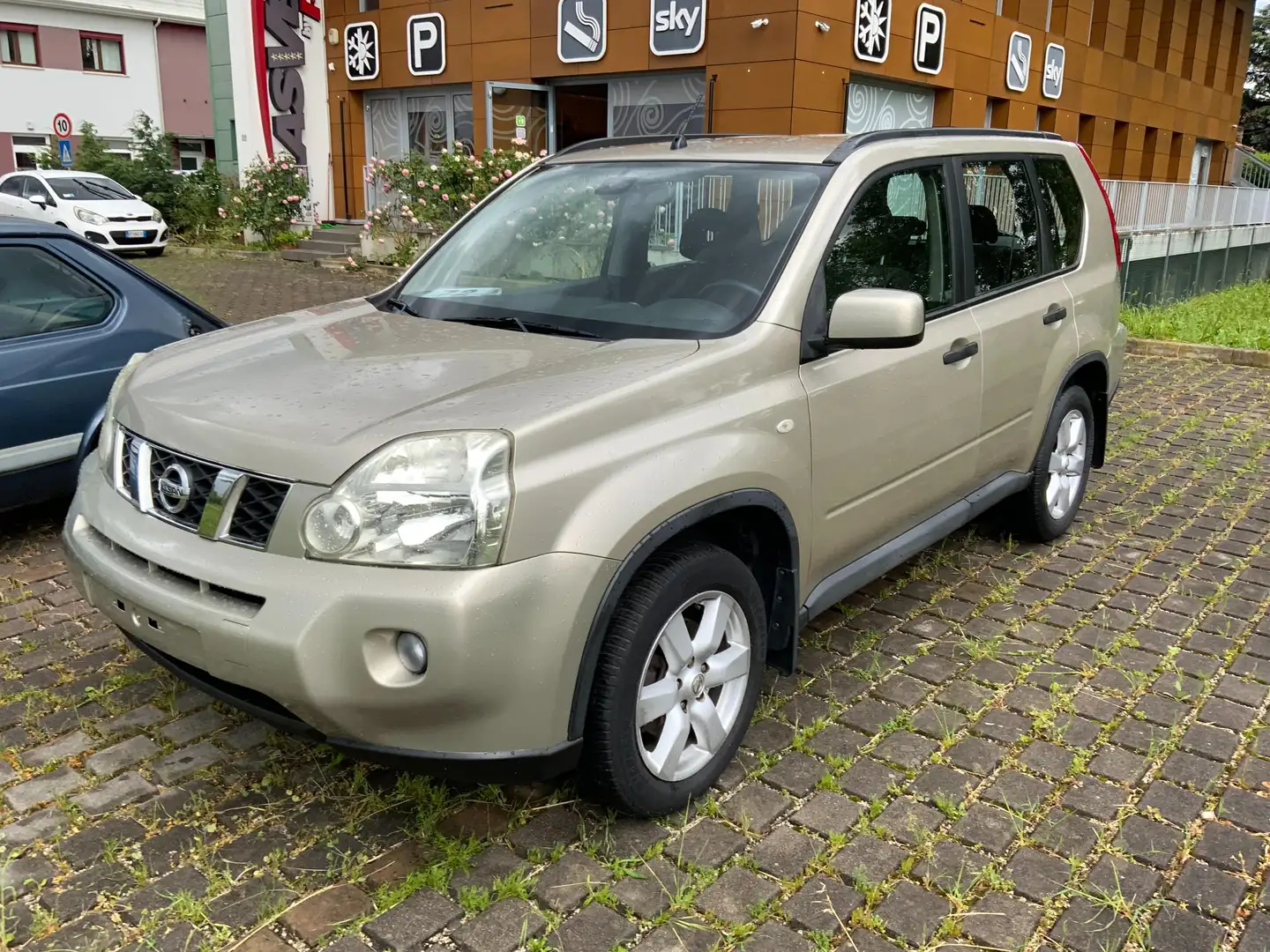 Nissan X-Trail 2.0 DCI 150CV SE Чорний - 1