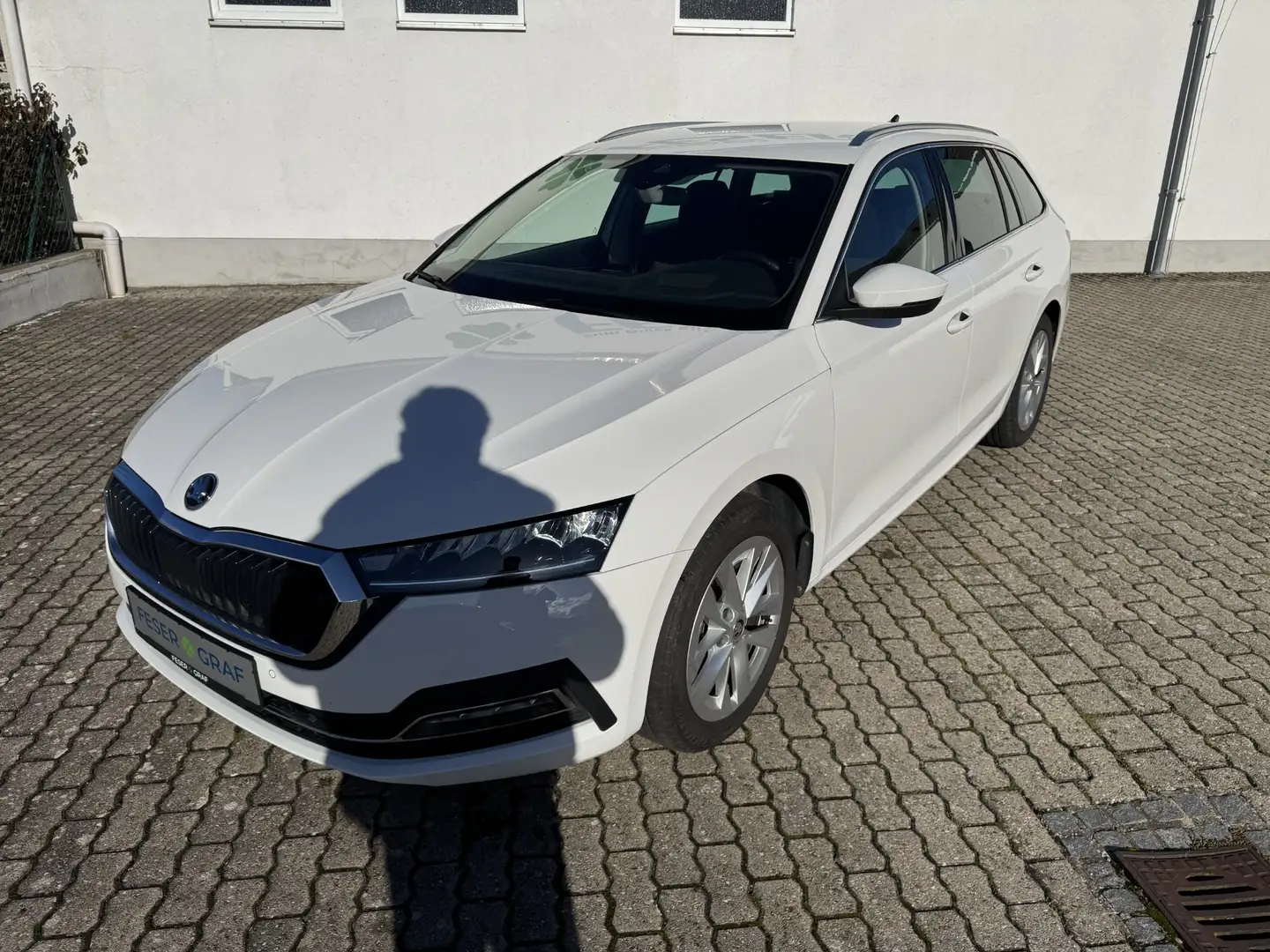 Skoda Octavia Style 2.0 TDI DSG ACC HEADUP KESSY NAVI Weiß - 2