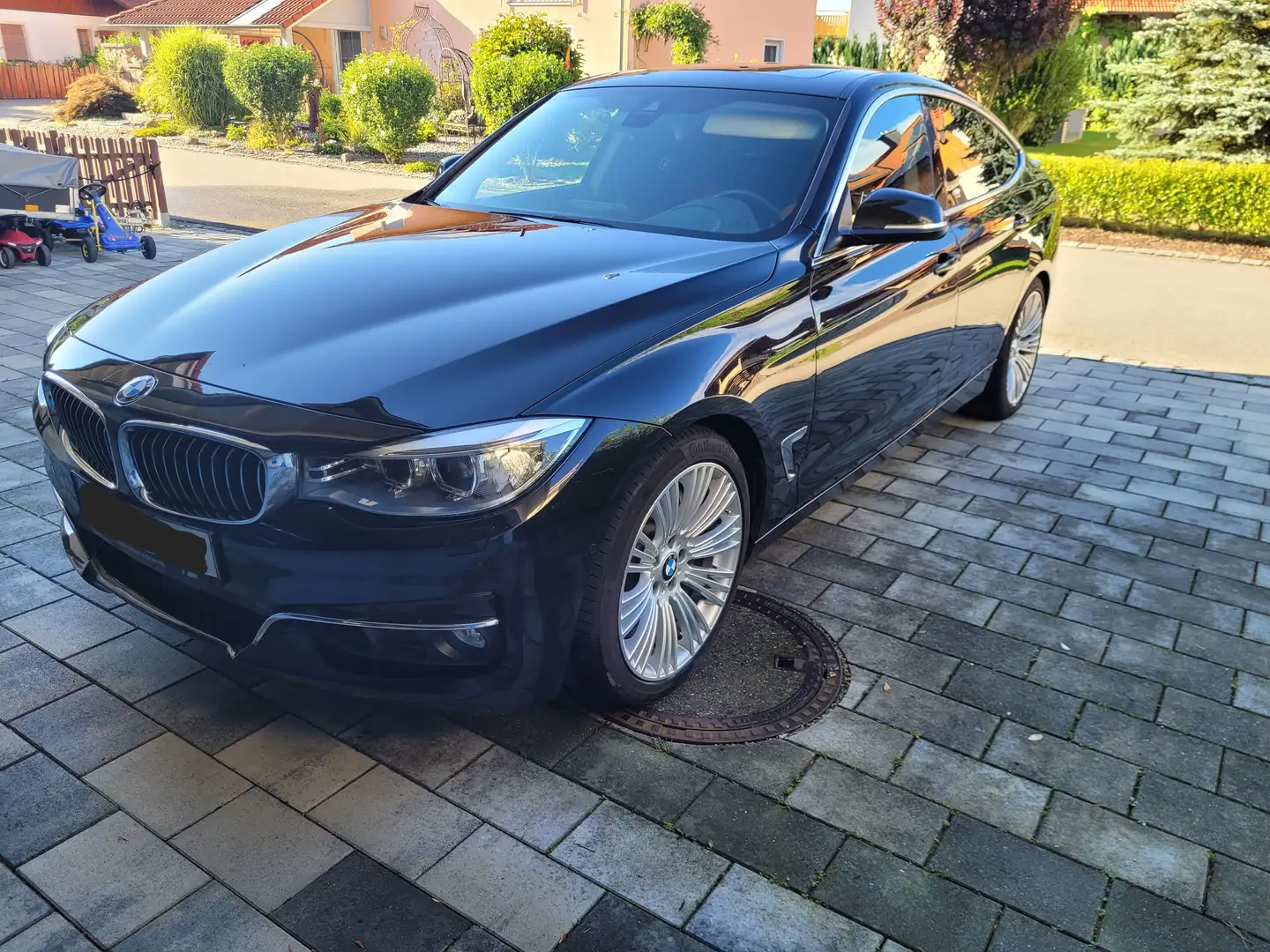 BMW 335 335i GT Aut. Luxury Line Black - 2