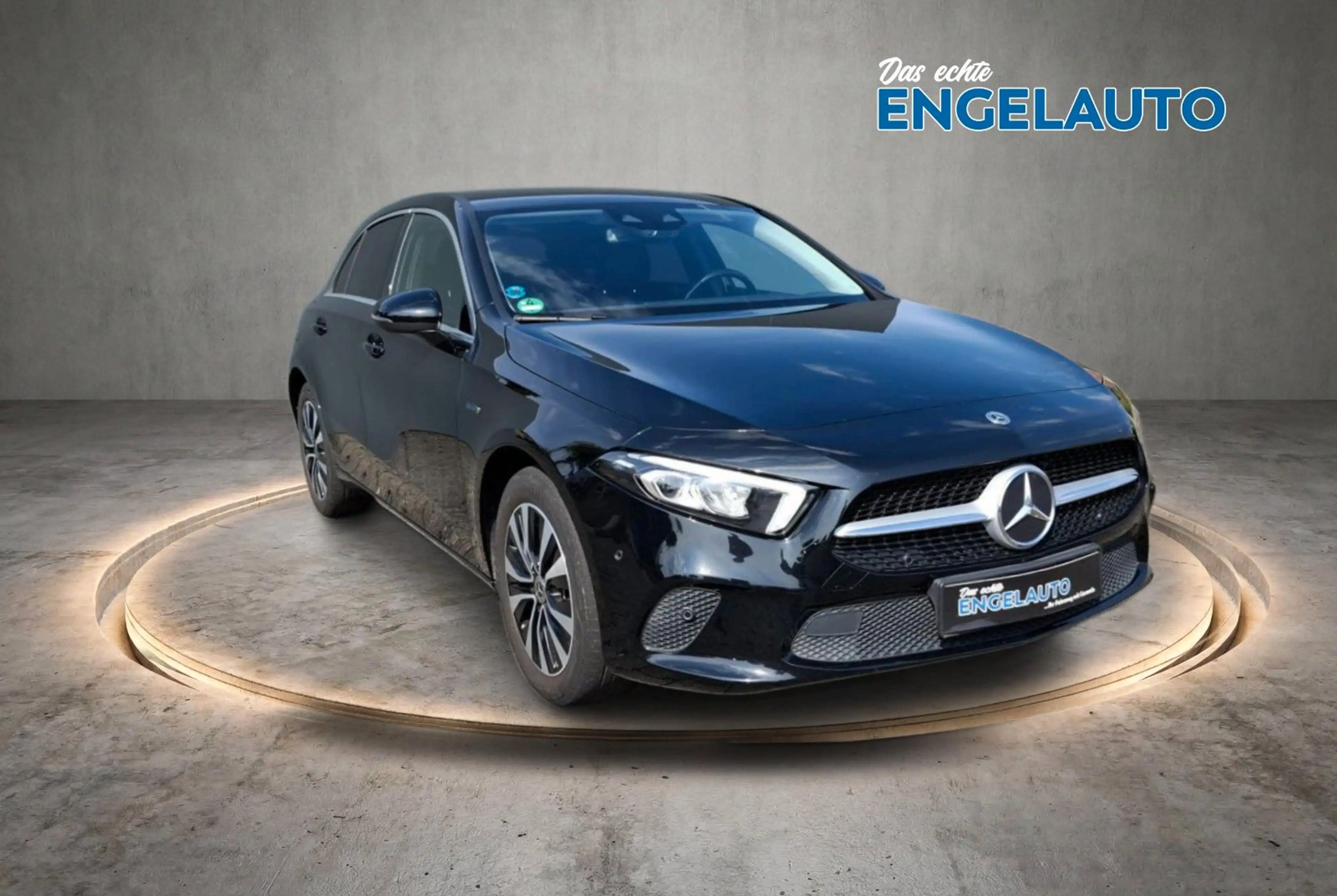 Mercedes-Benz A 250 e NAVIGATION SITZHEIZUNG