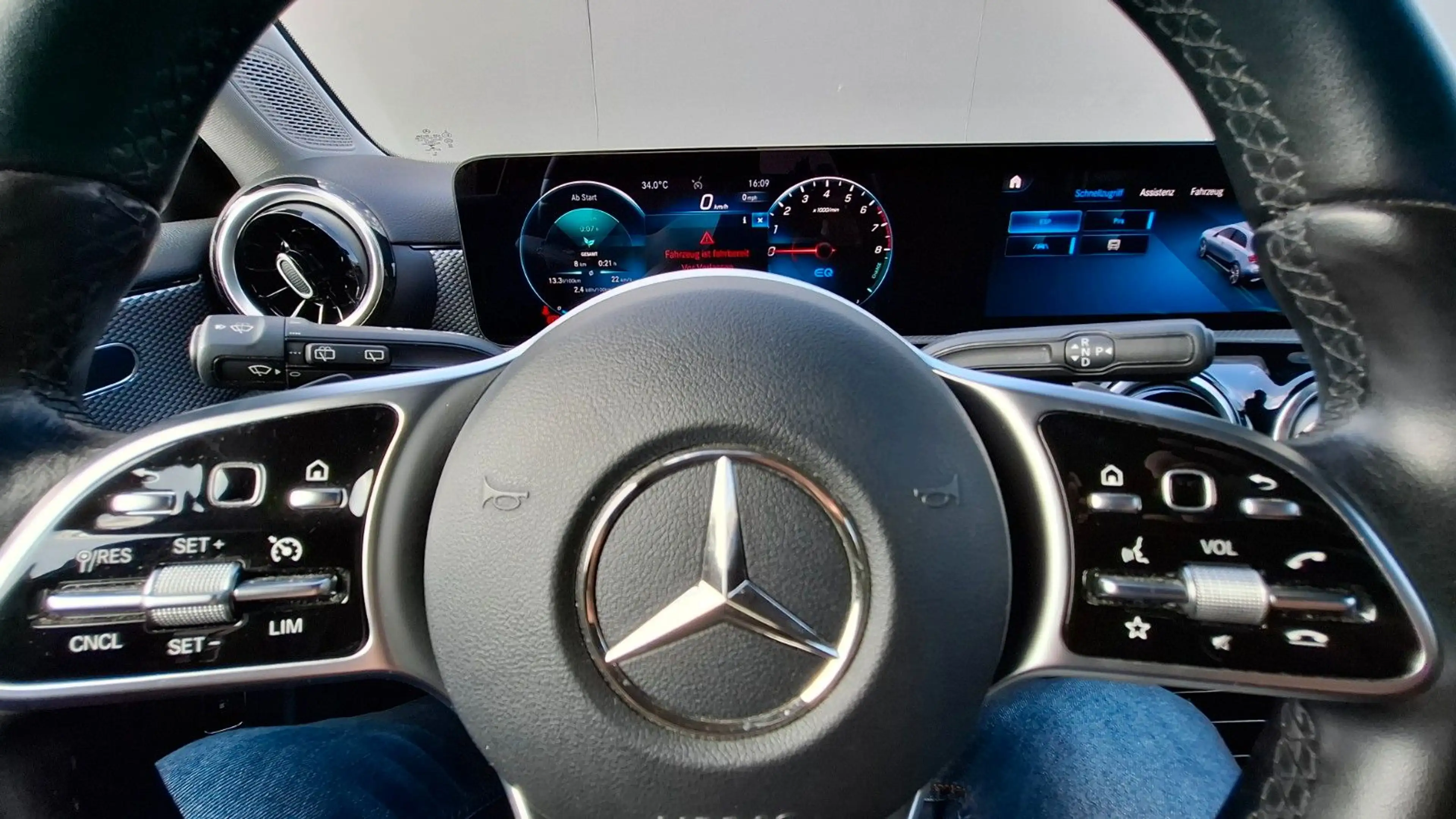Mercedes-Benz A 250 e NAVIGATION SITZHEIZUNG — photo 12