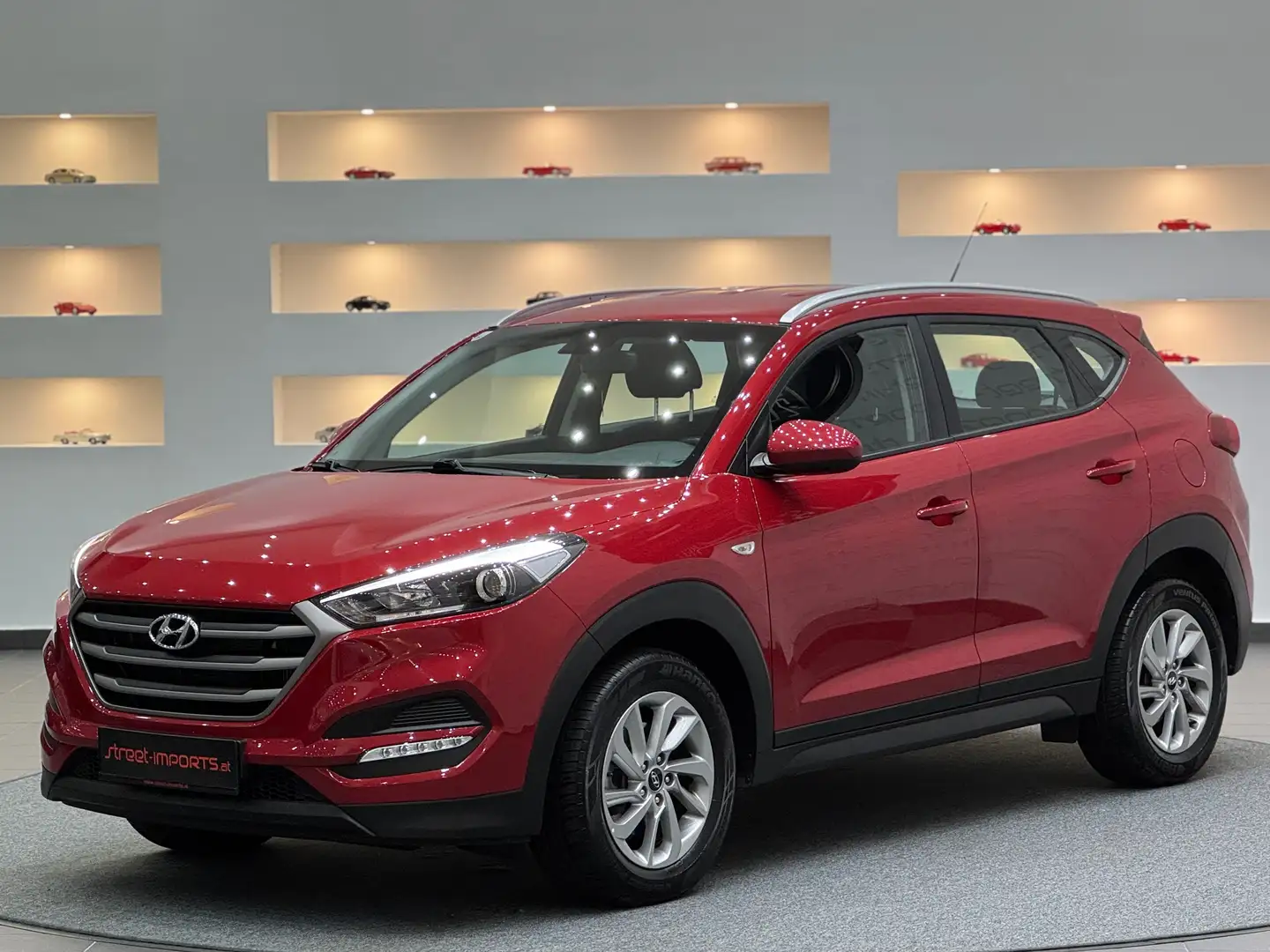 Hyundai TUCSON Style 4WD Rot - 1