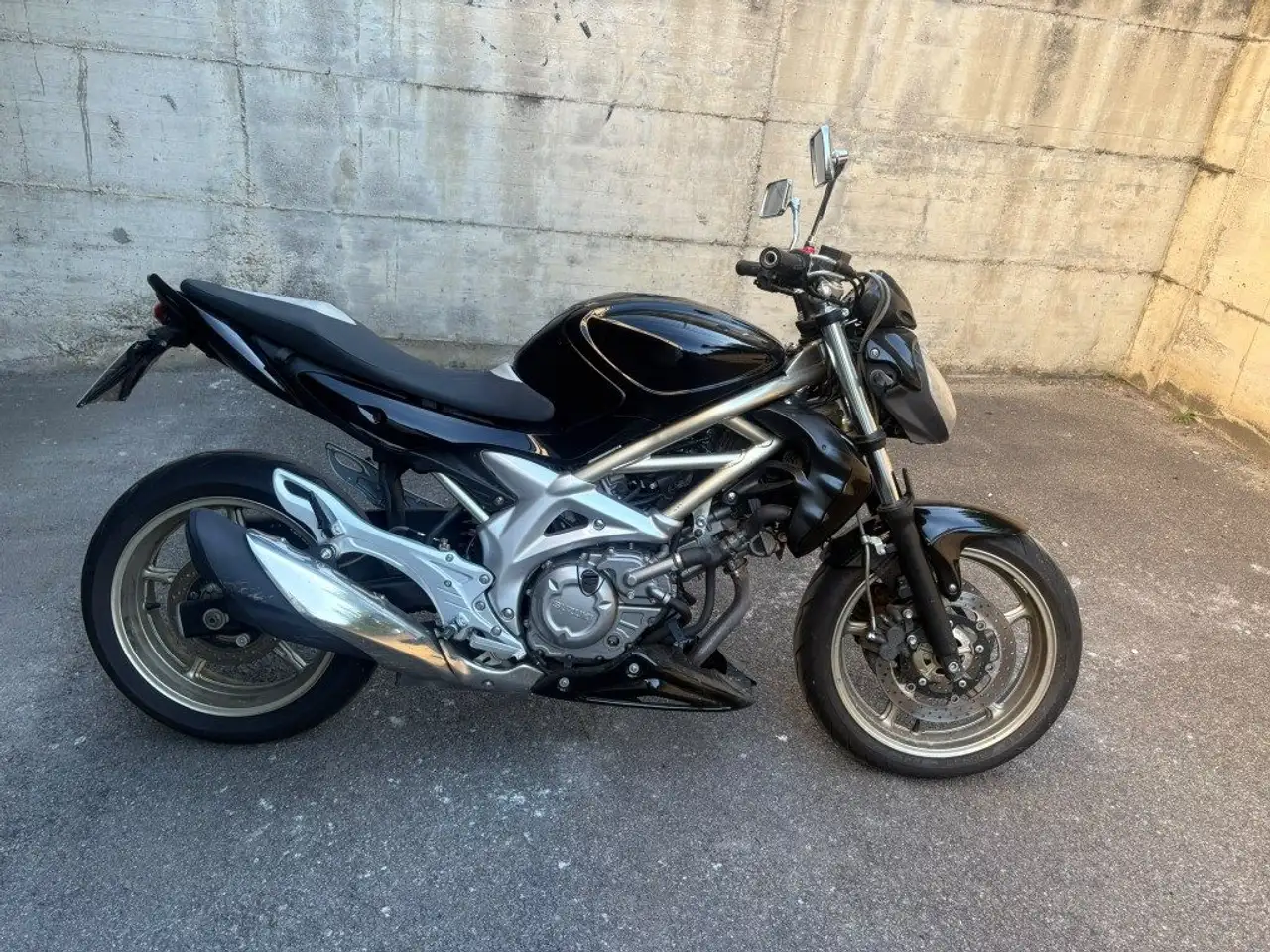 Suzuki Gladius 650