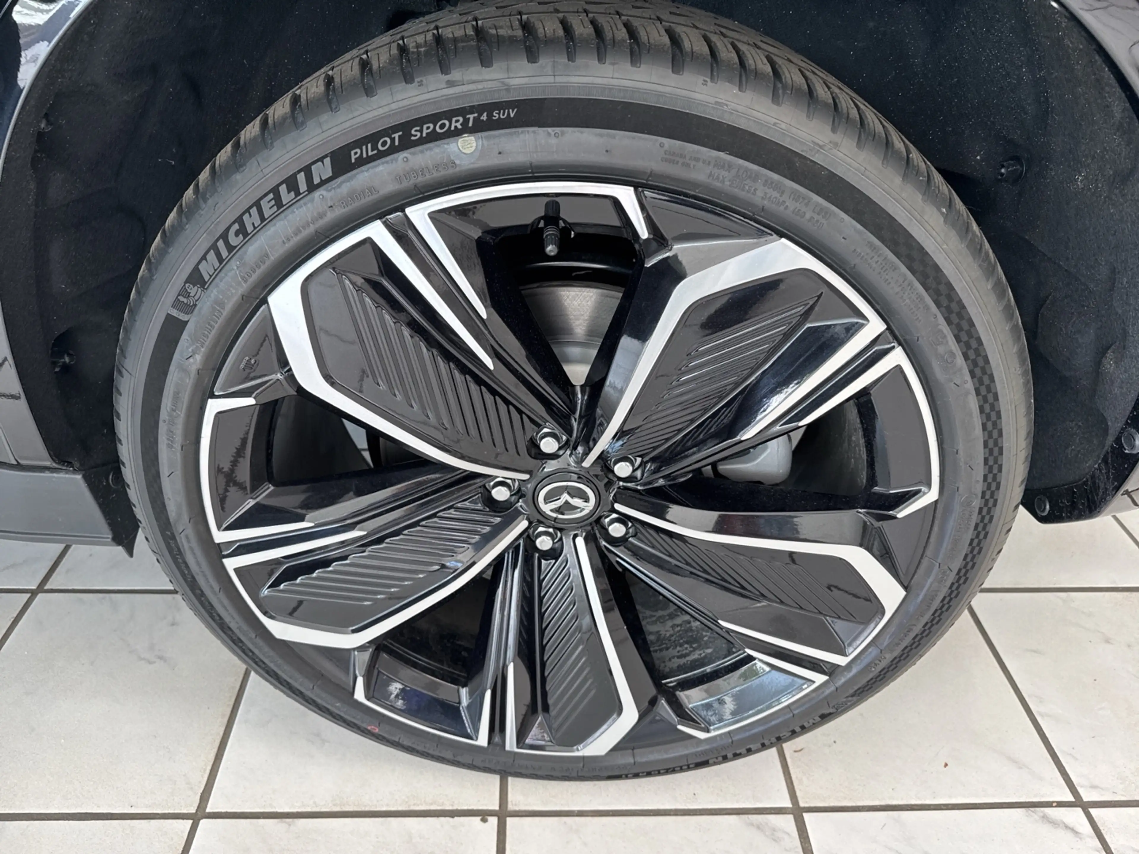 Mazda CX-6e EV 258ps — photo 11