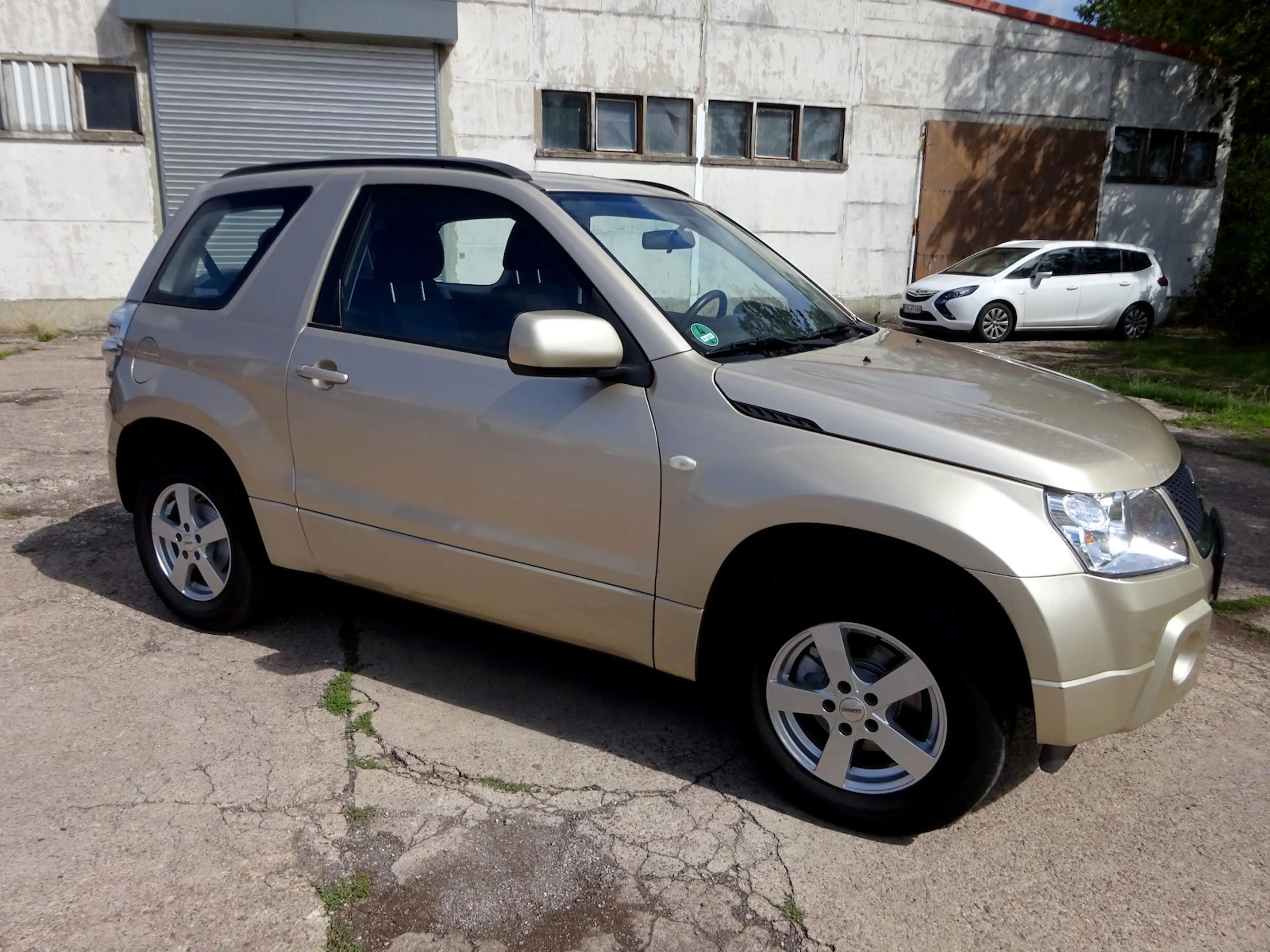 Suzuki Grand Vitara 1.6 4x4 Club KLIMAAUTOMATIK ALU NS — photo 4