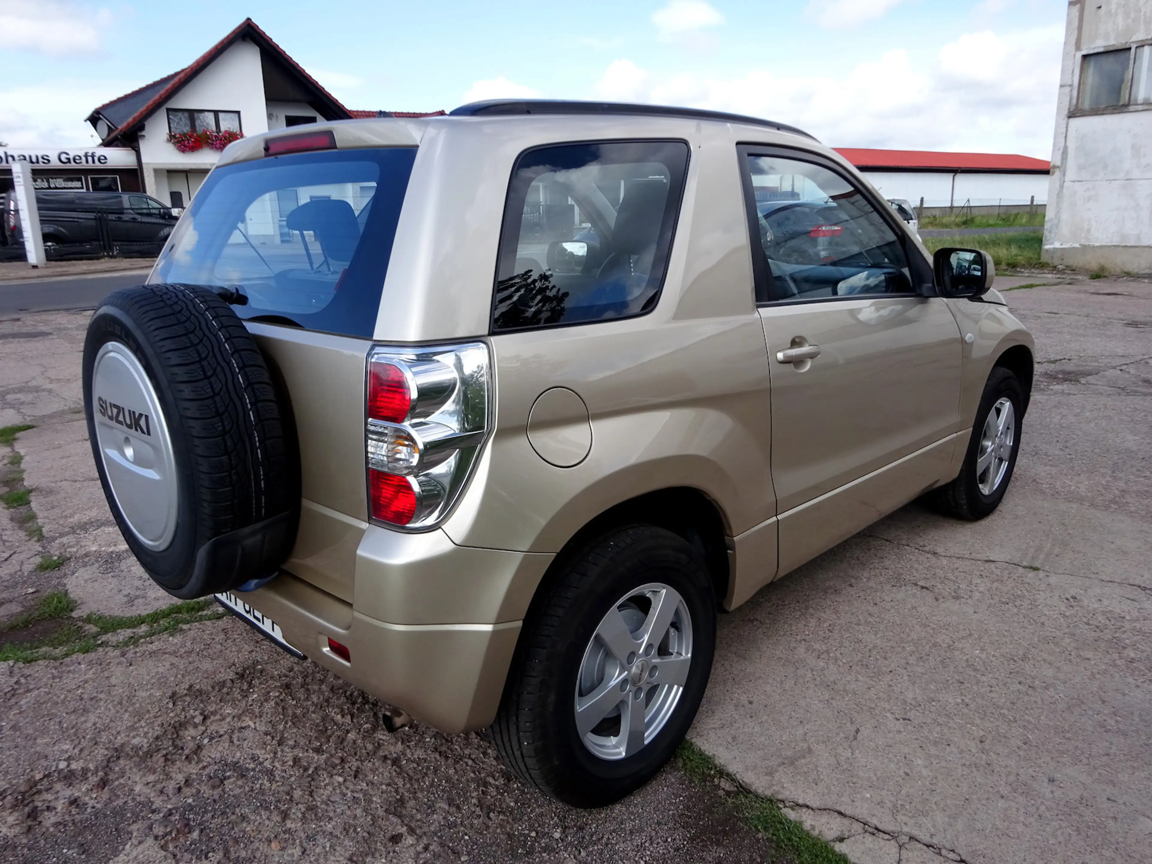 Suzuki Grand Vitara 1.6 4x4 Club KLIMAAUTOMATIK ALU NS — photo 9