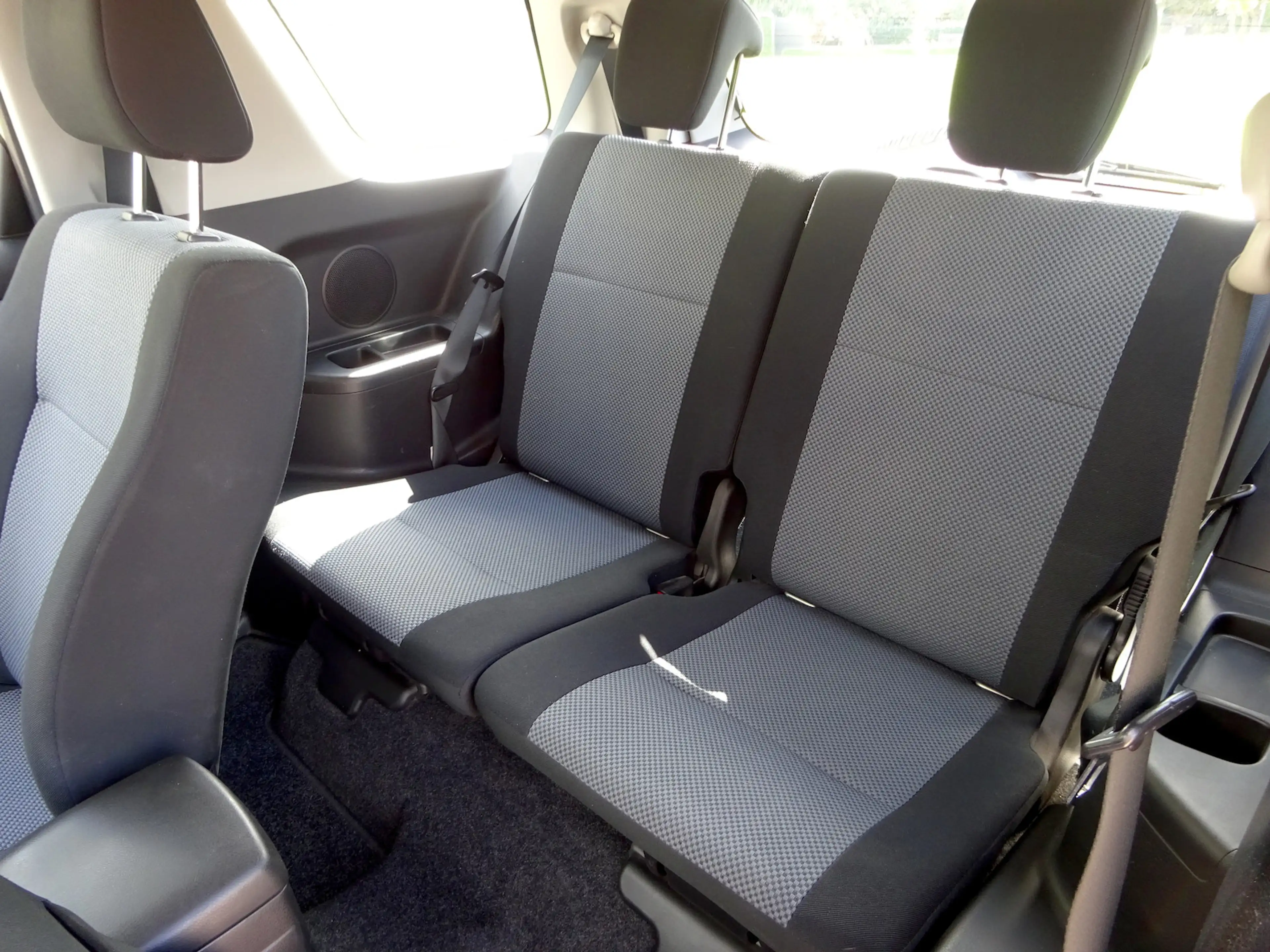 Suzuki Grand Vitara 1.6 4x4 Club KLIMAAUTOMATIK ALU NS — photo 12