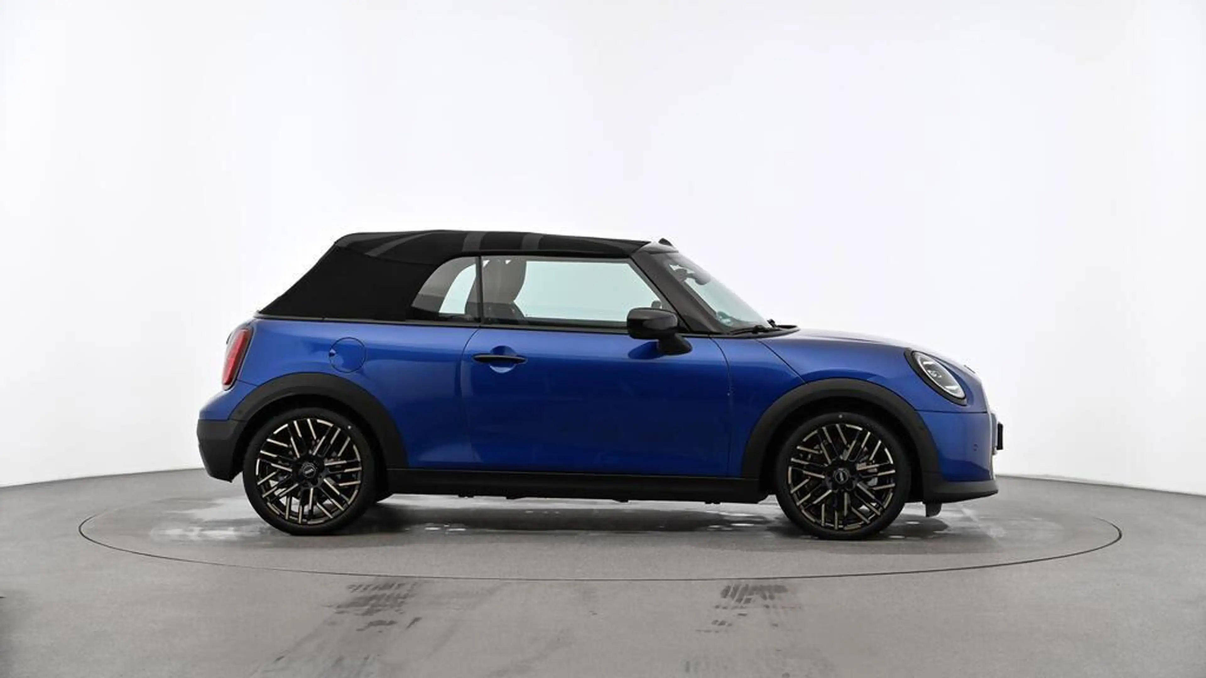 MINI Cooper S Cabrio Favoured Trim — photo 2