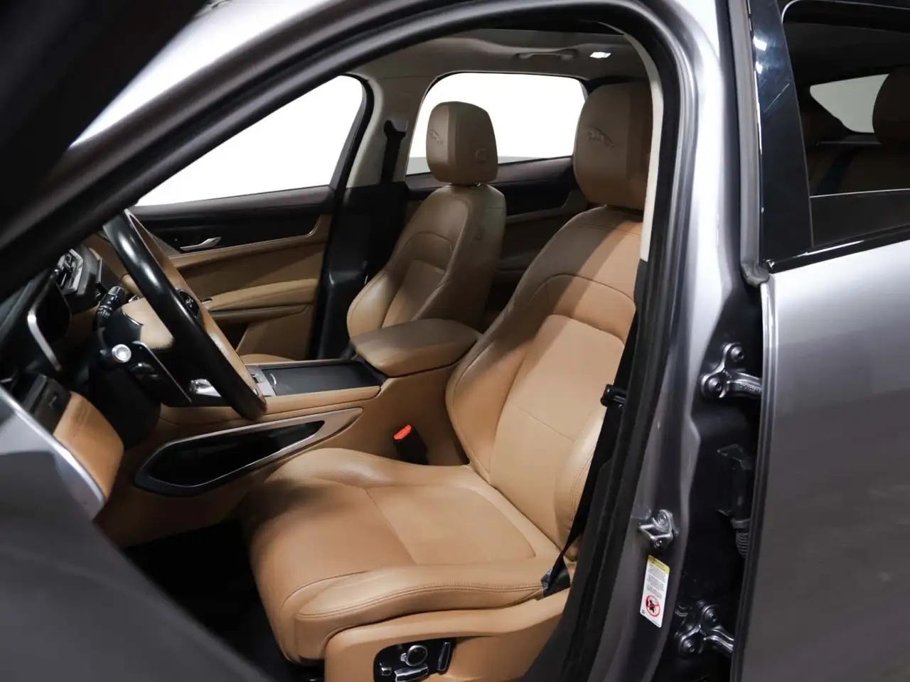 Jaguar F-Pace снимка Jaguar F-Pace