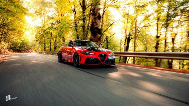 Alfa Romeo Giulia 2.9 V6 Bi-Turbo AT8 Quadrifoglio