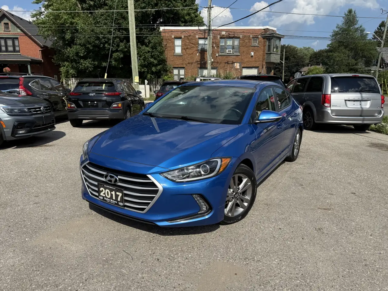 Hyundai ELANTRA photo Hyundai ELANTRA