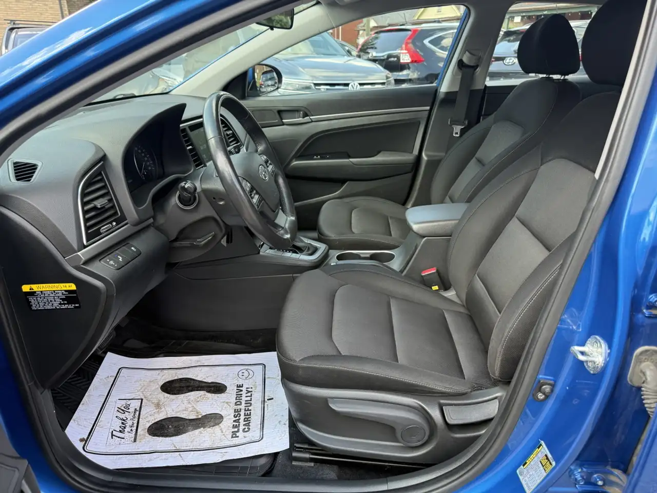 Hyundai ELANTRA photo Hyundai ELANTRA