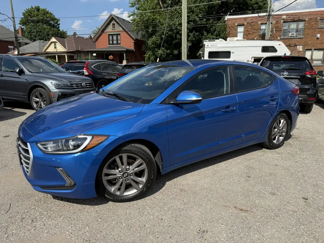 Hyundai ELANTRA photo Hyundai ELANTRA