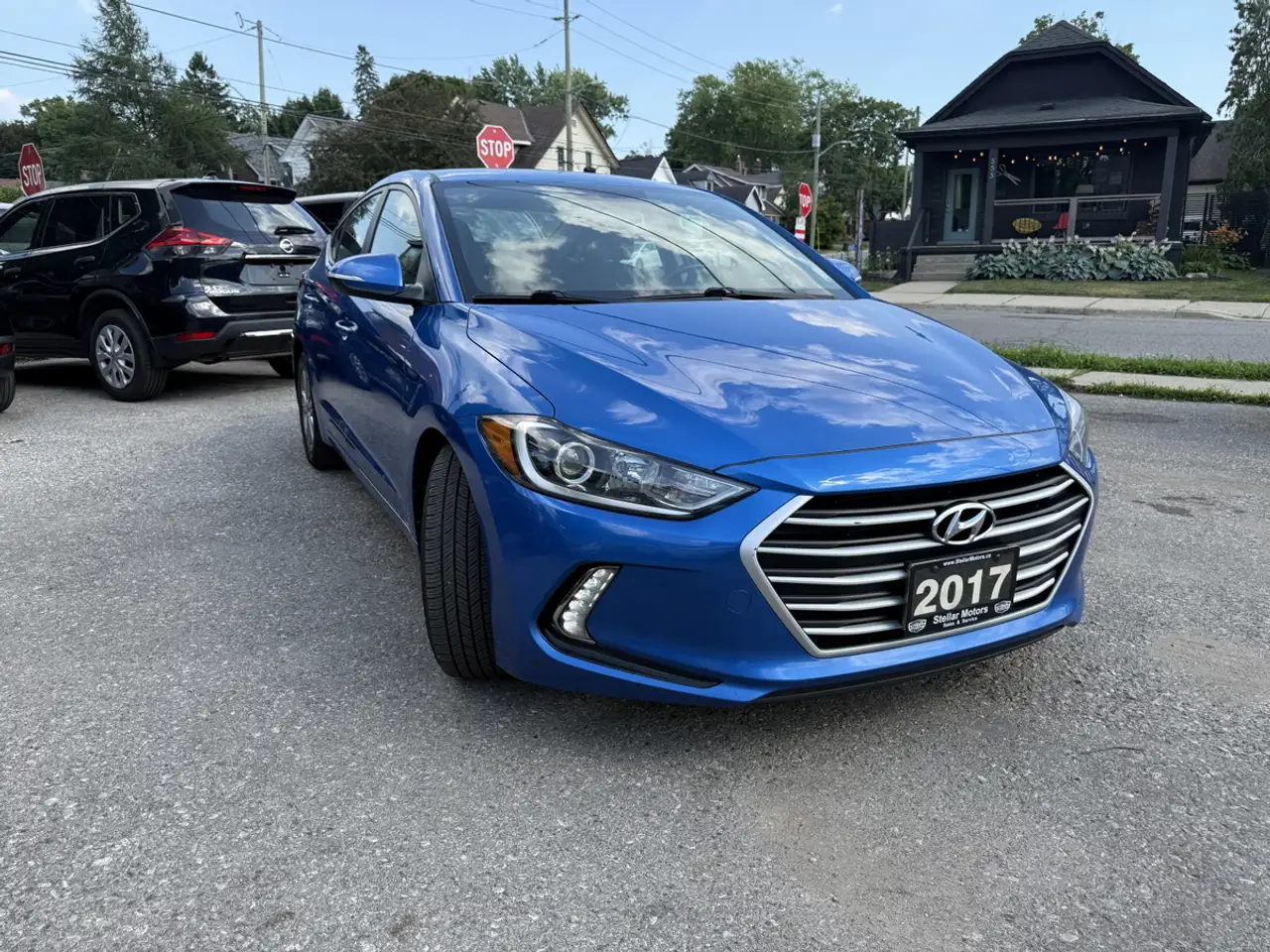 Hyundai ELANTRA photo Hyundai ELANTRA