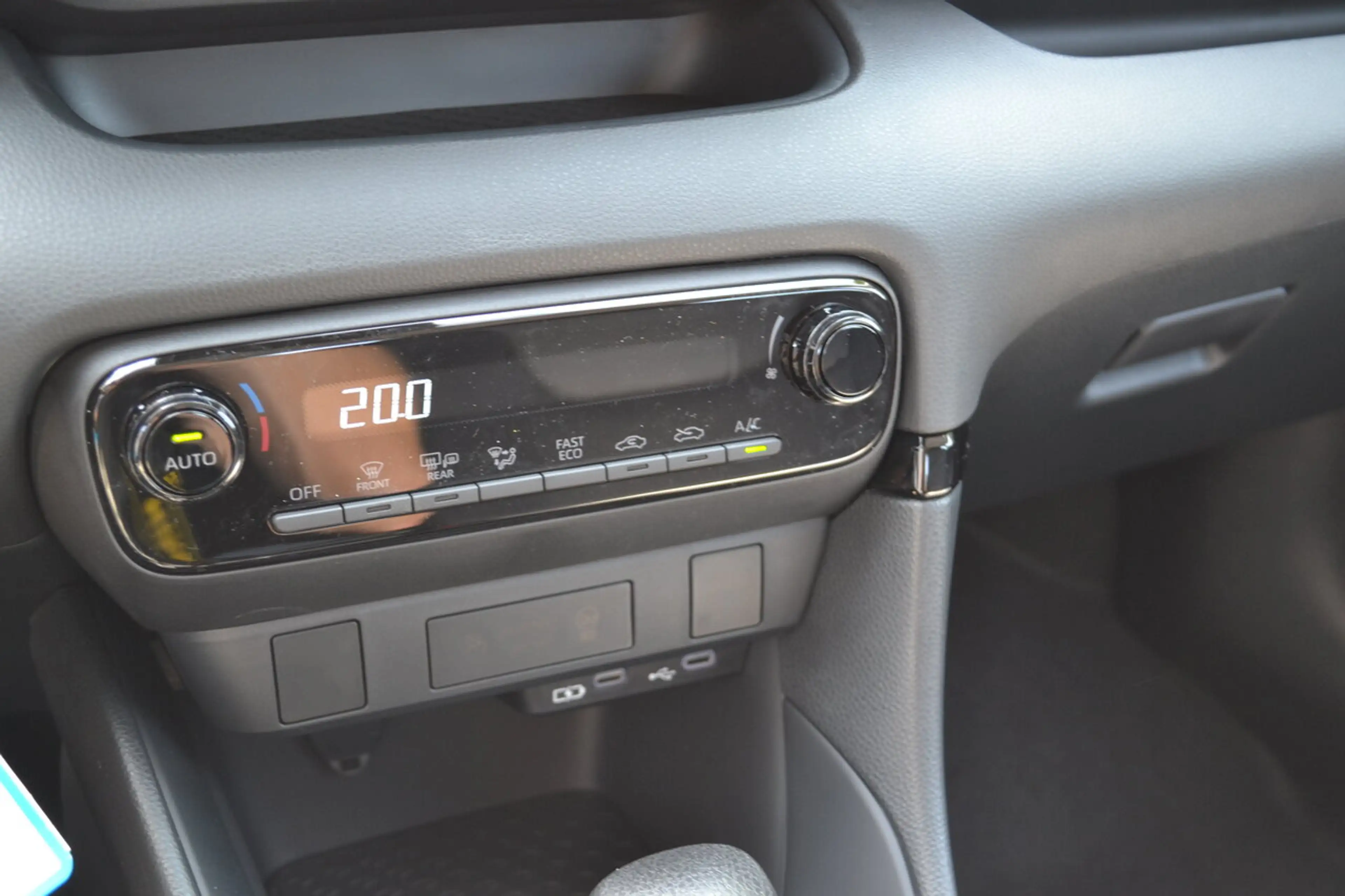 Mazda 2 Full Hybrid - Prime Line - ONE DAY — photo 13